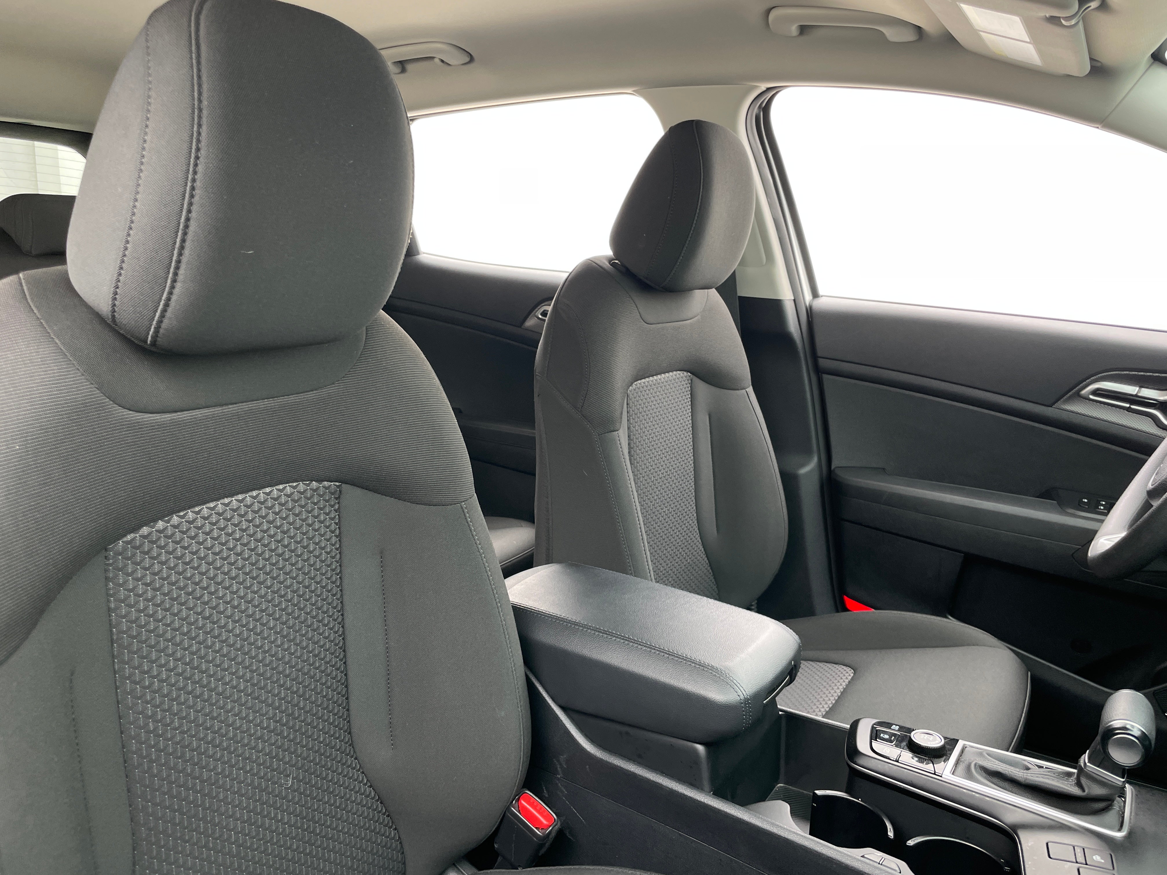 2024 Kia Sportage LX 2
