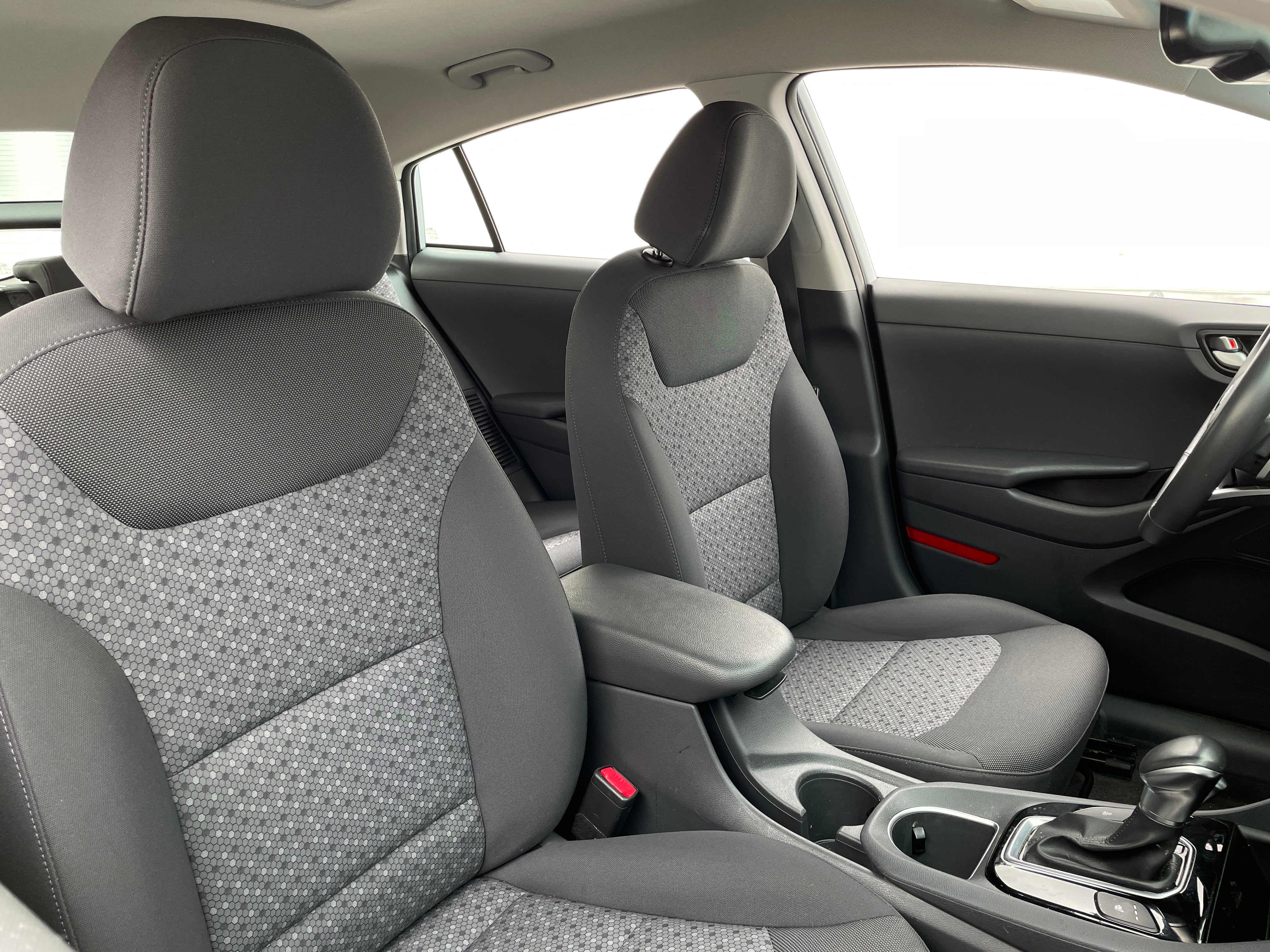2019 Hyundai Ioniq SE 2
