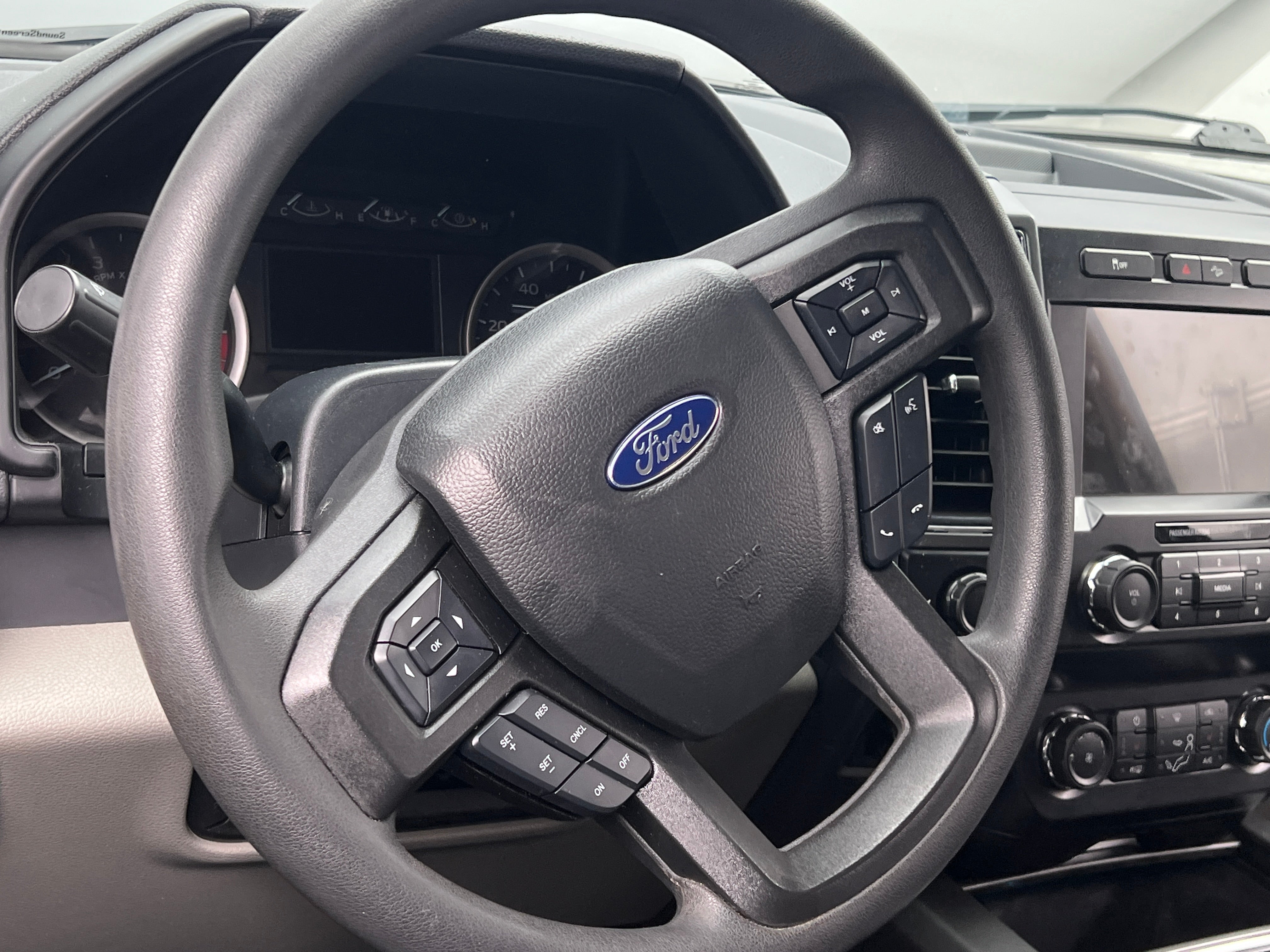 2022 Ford Econoline E-250 5