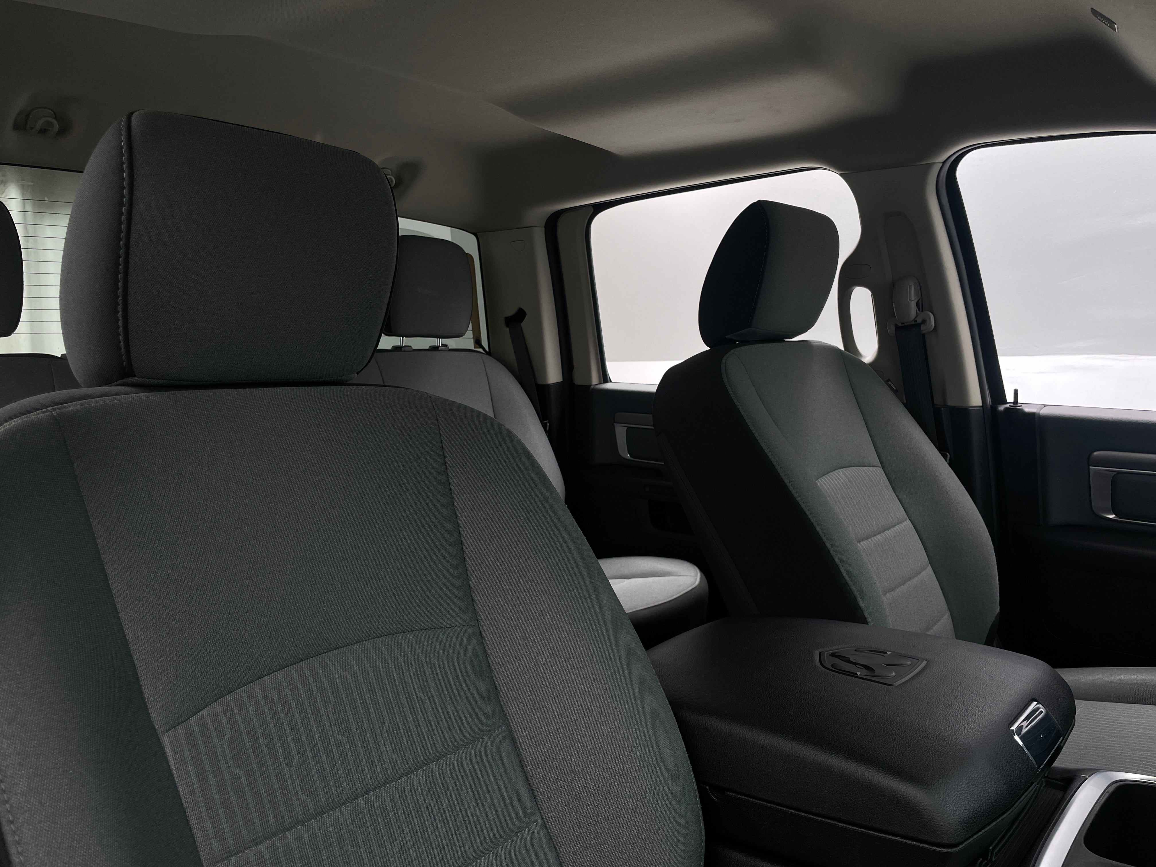 2023 RAM 1500 Classic SLT 2
