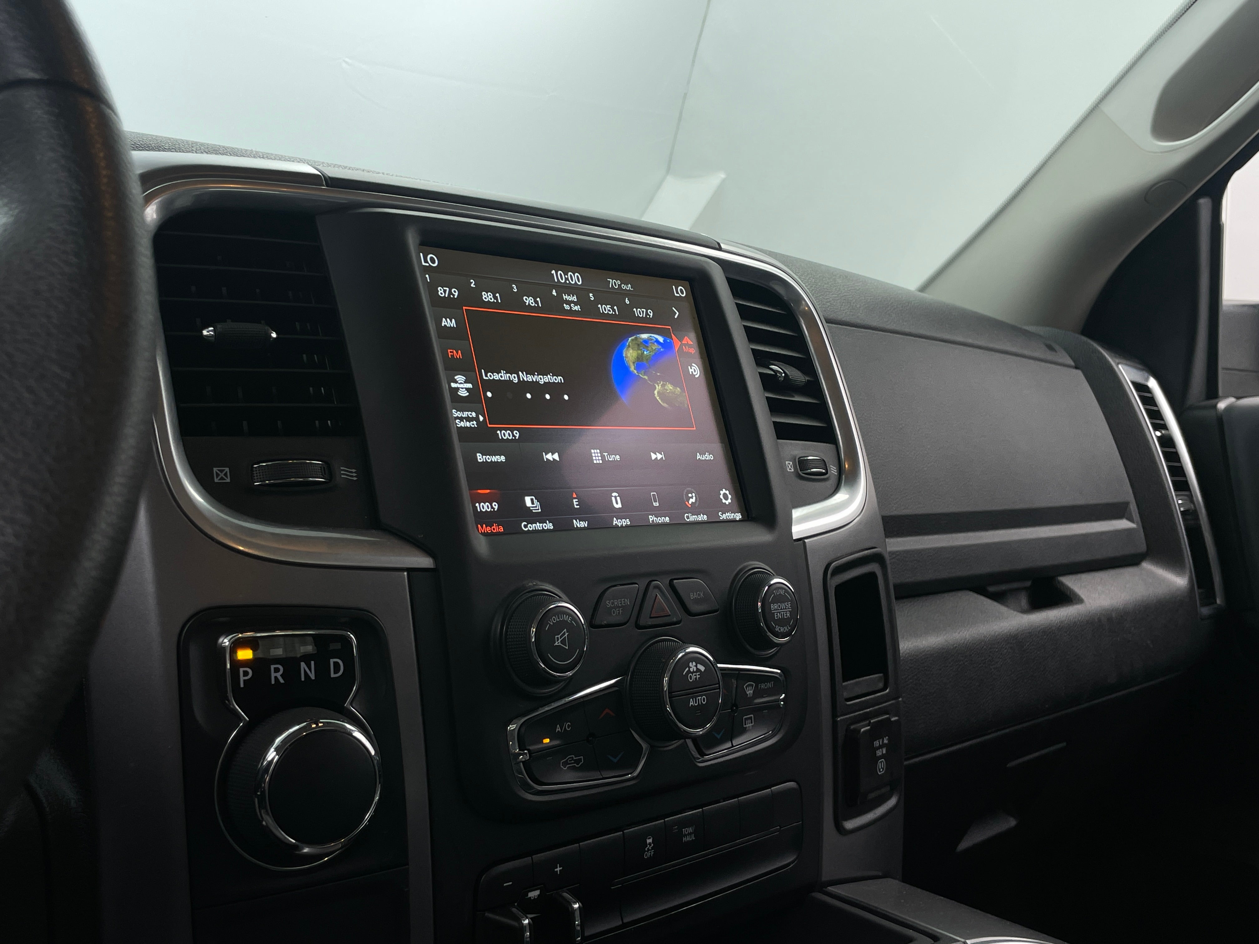 2023 RAM 1500 Classic SLT 4