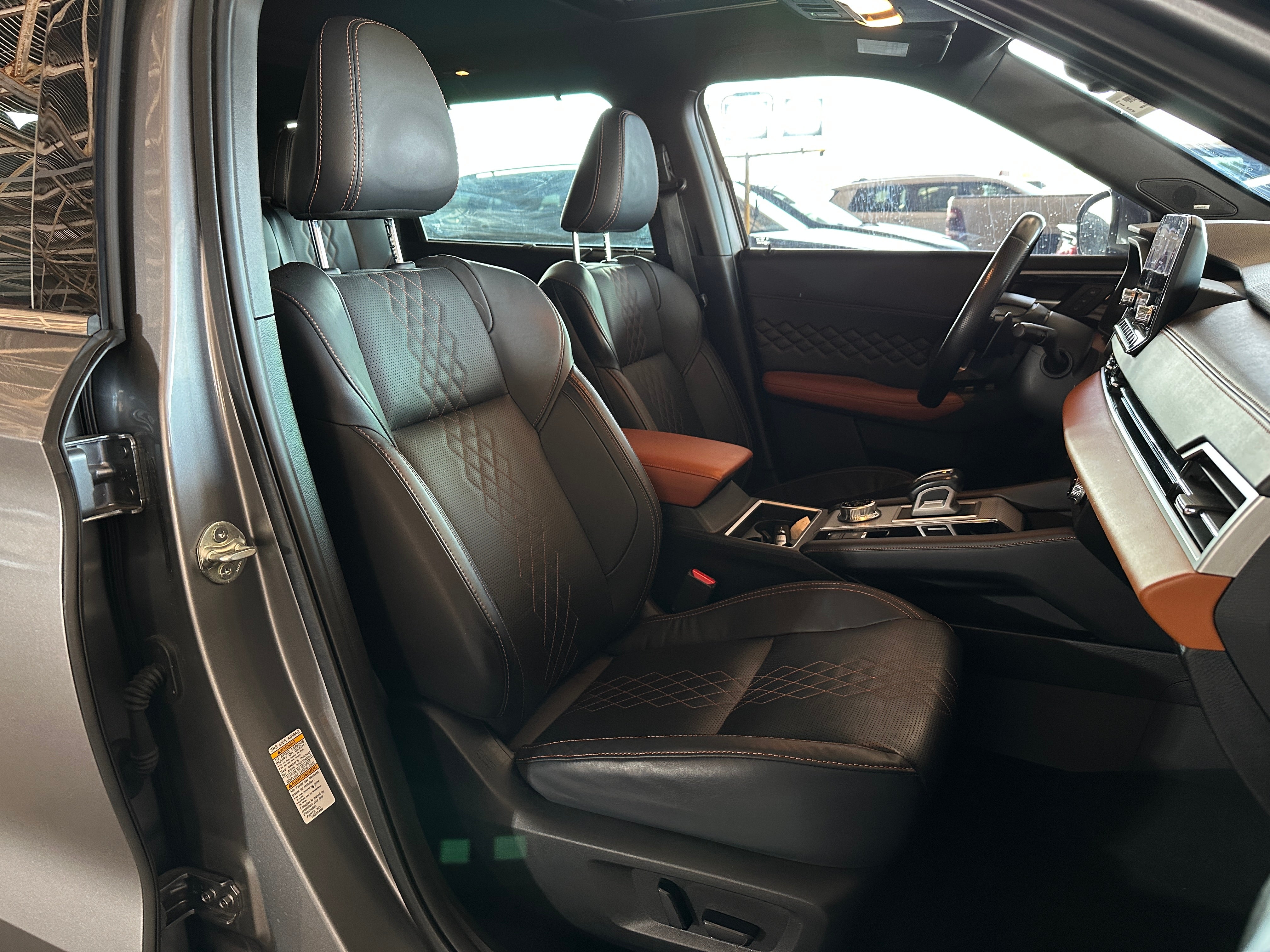 2022 Mitsubishi Outlander SEL 2