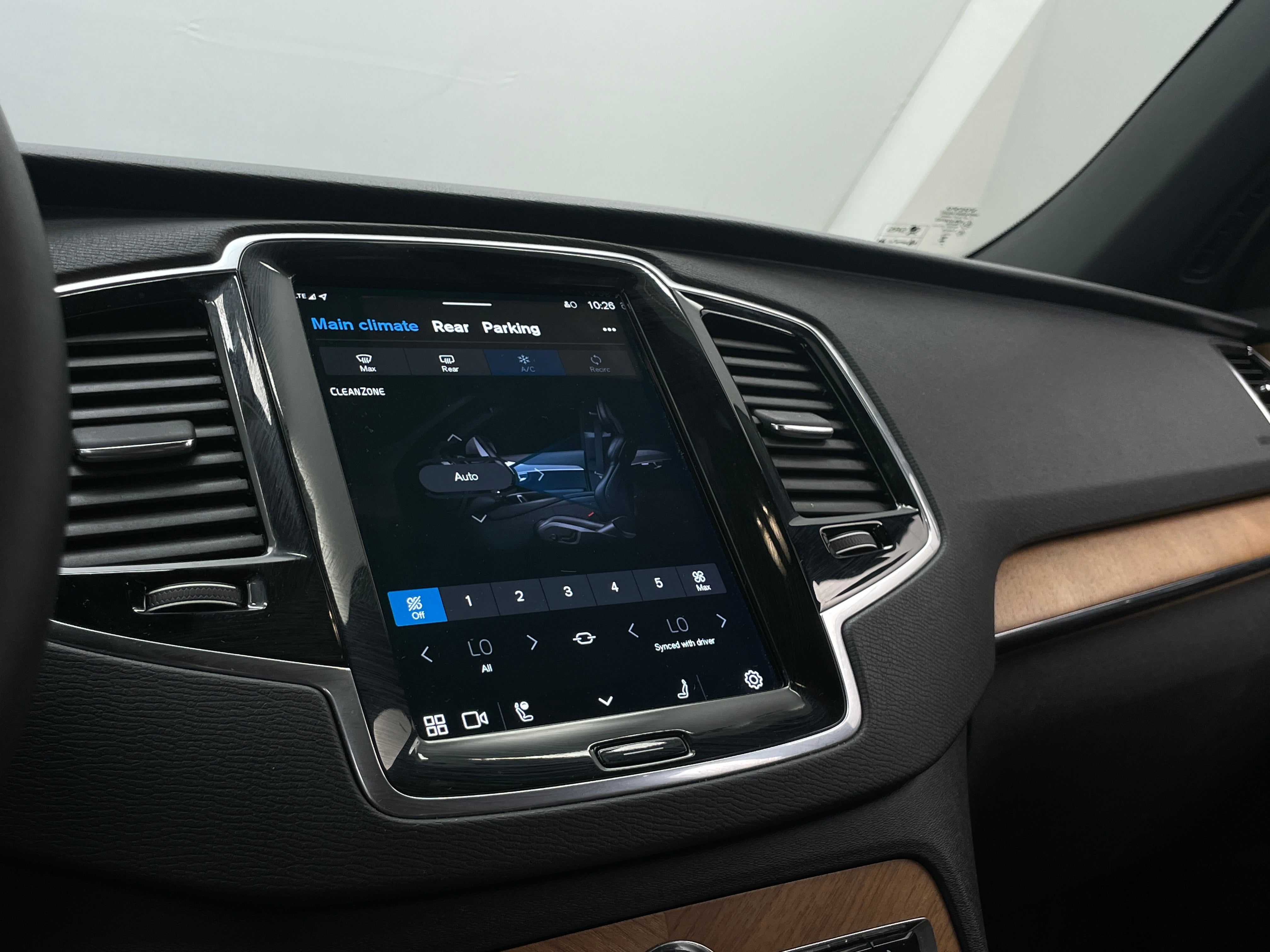2023 Volvo XC90 B5 Plus 3