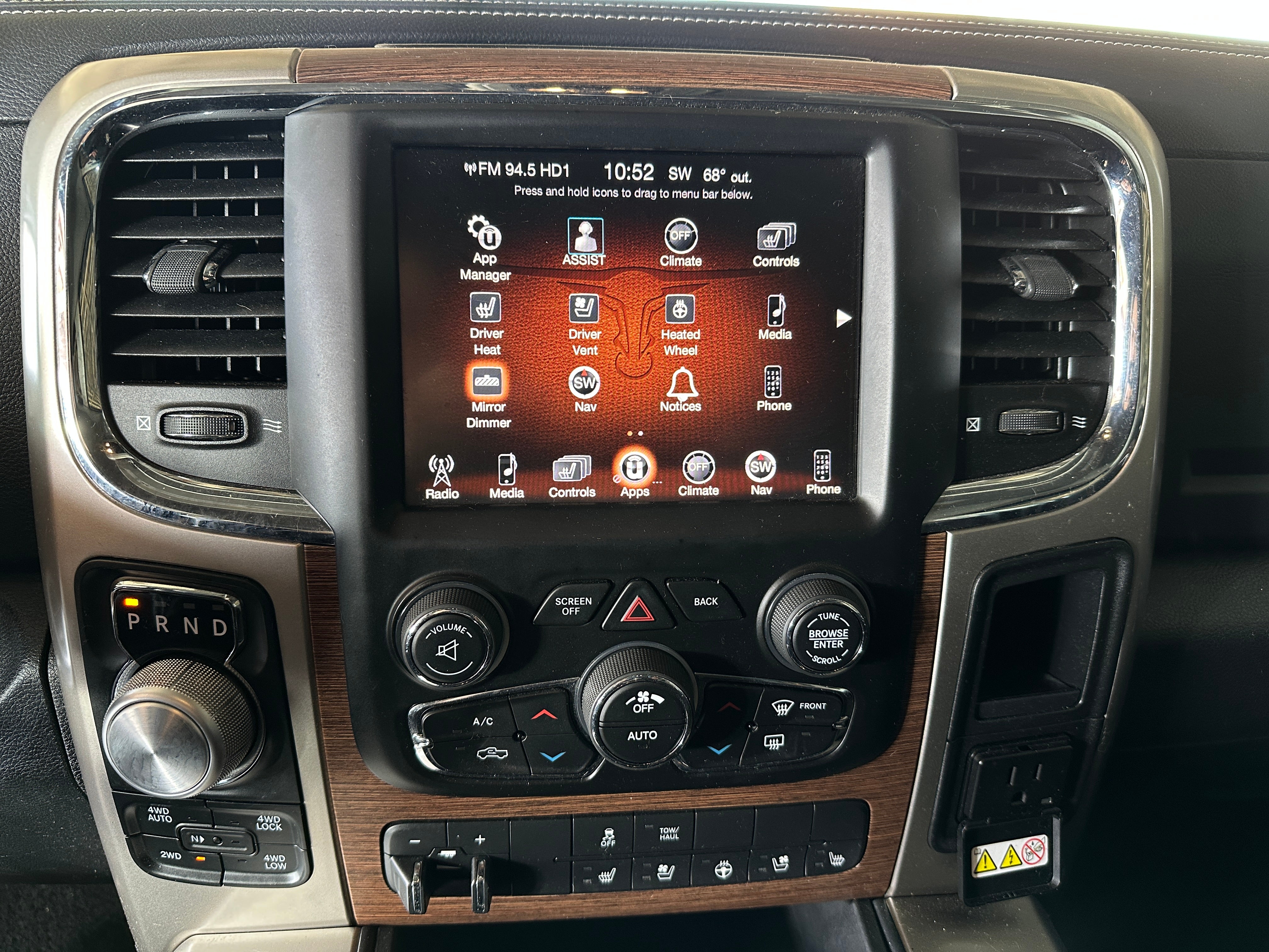 2015 RAM 1500 Laramie 3