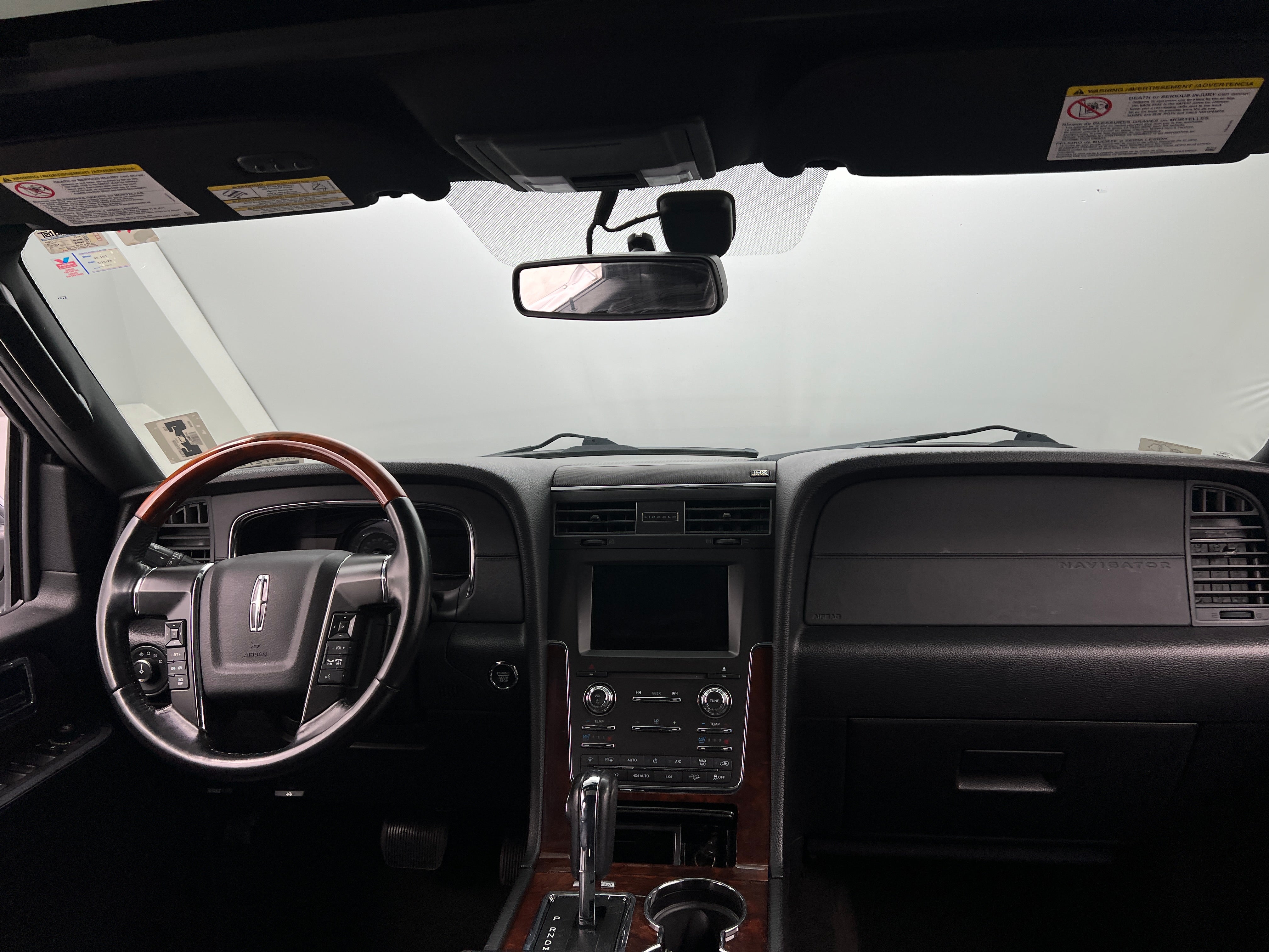 2015 Lincoln Navigator  2