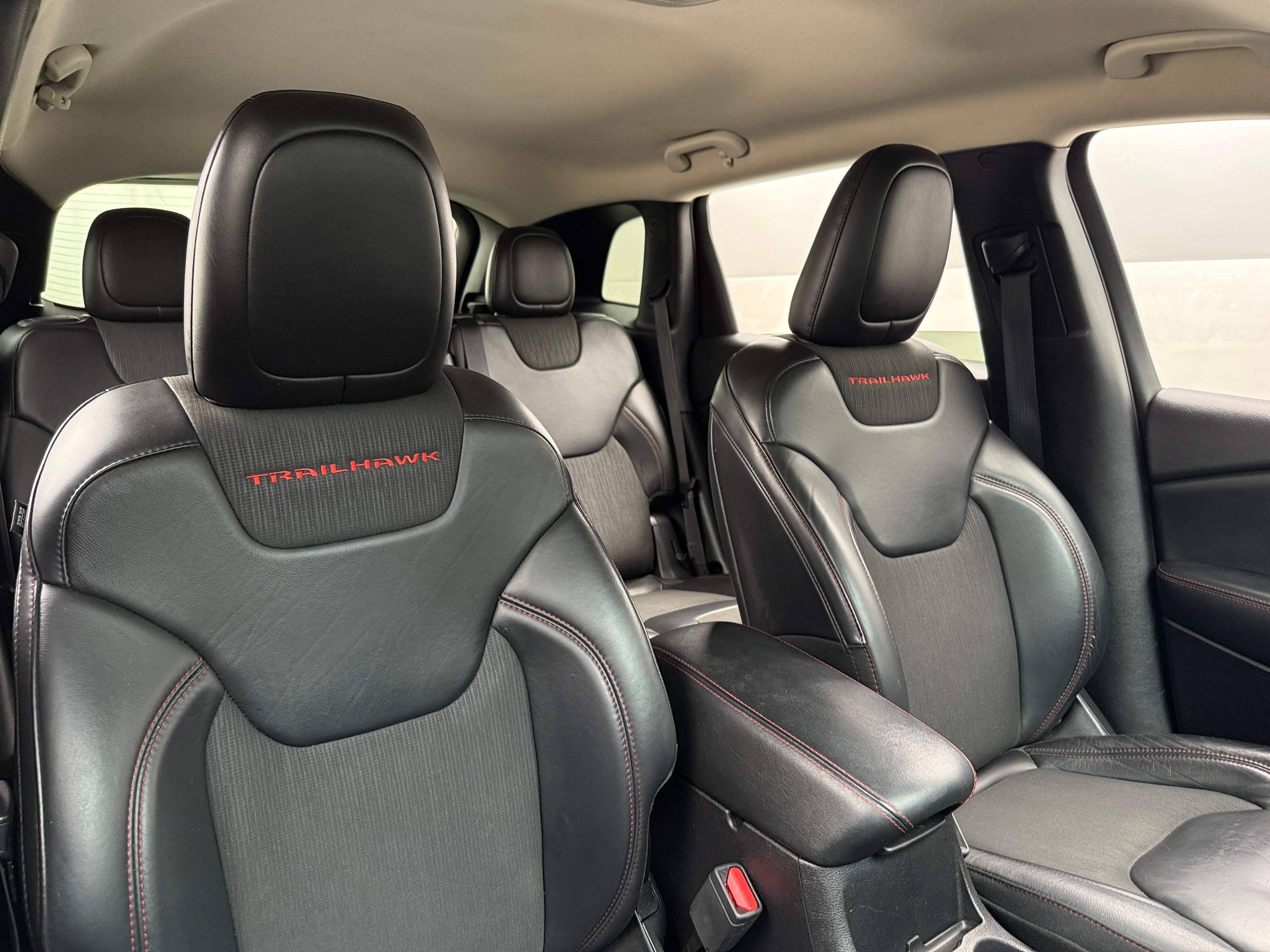 2018 Jeep Cherokee Trailhawk 2