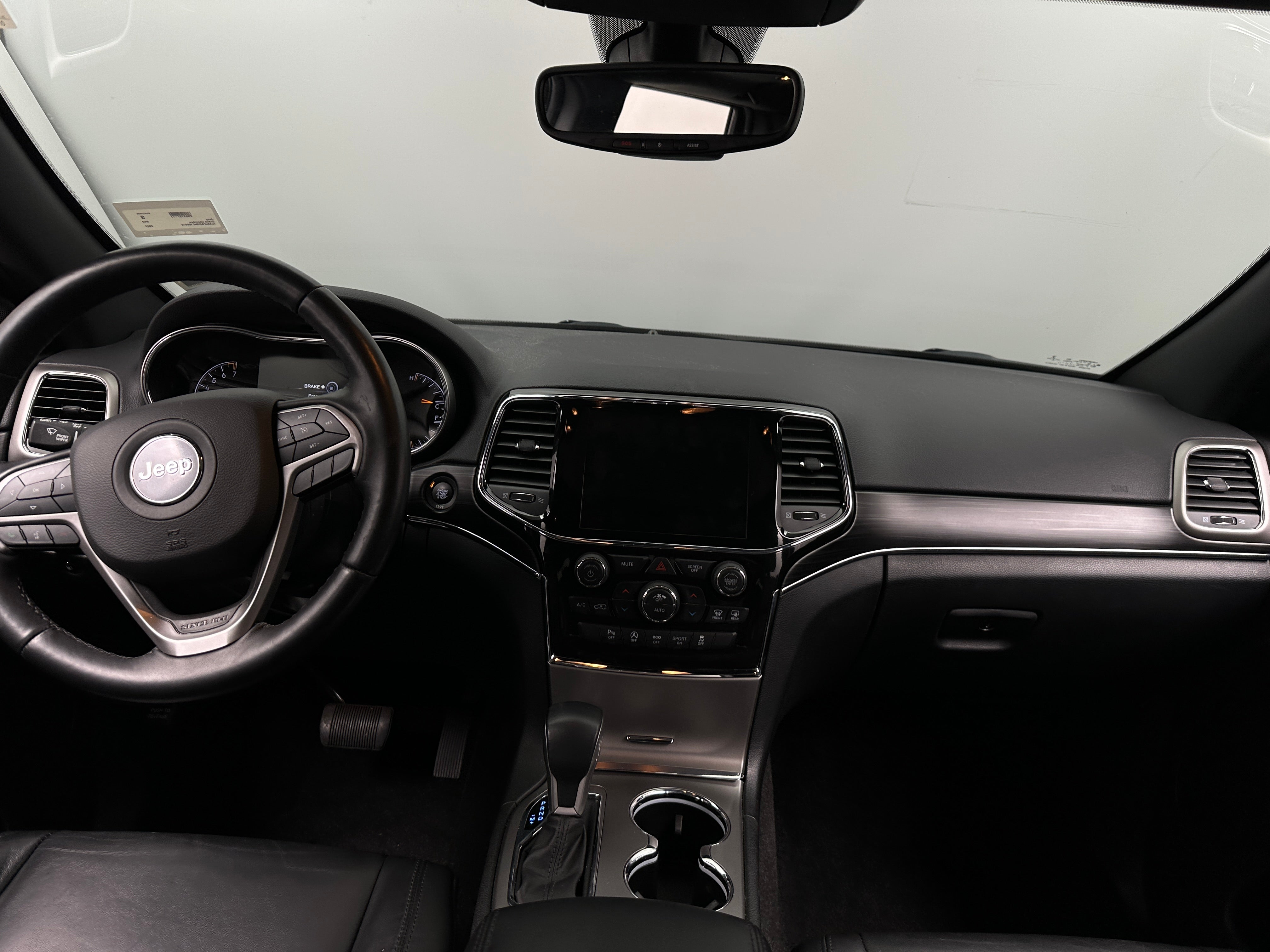 2022 Jeep Grand Cherokee Limited Edition 2