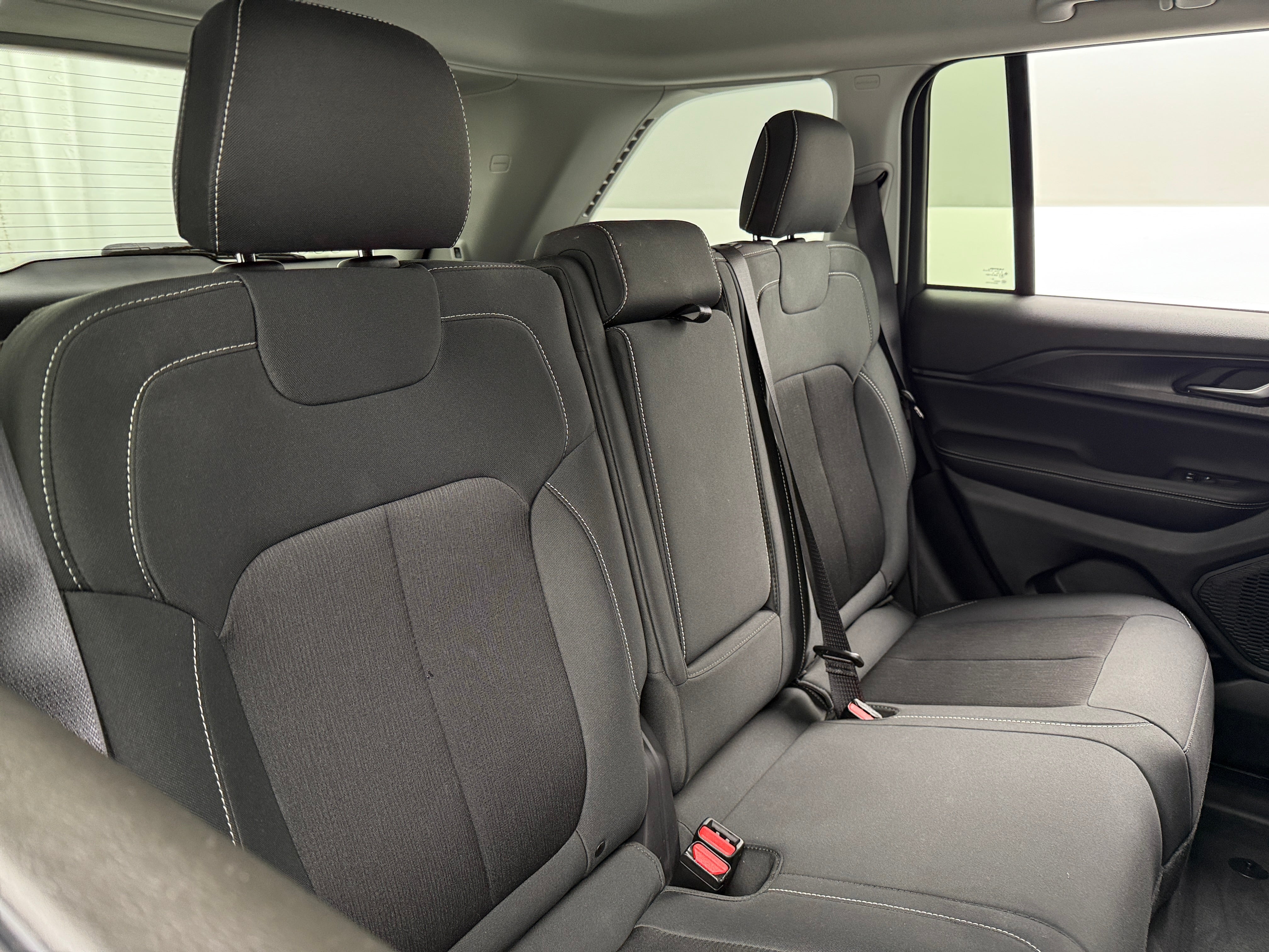 2023 Jeep Grand Cherokee Laredo 6