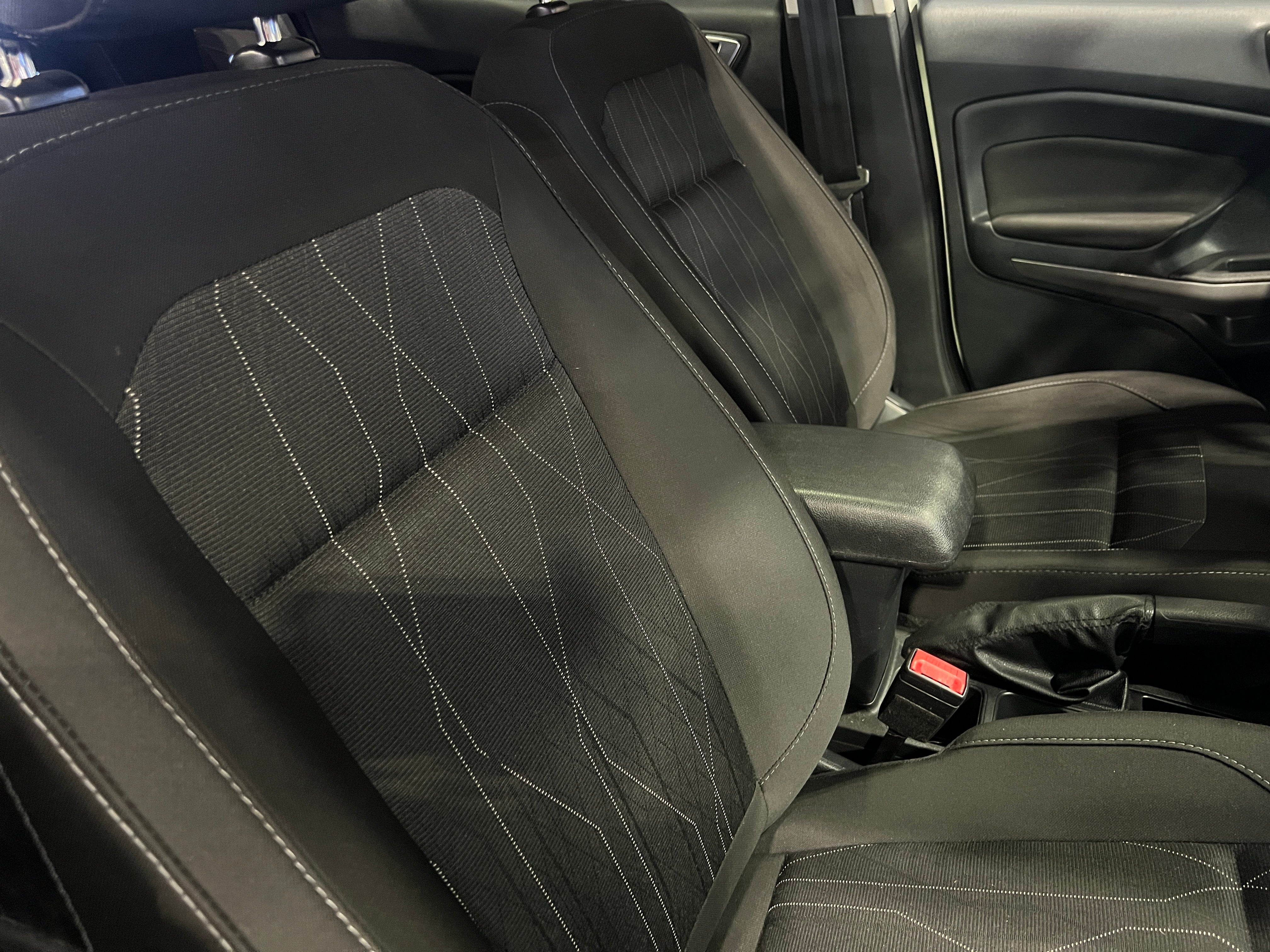 2018 Ford EcoSport SE 2