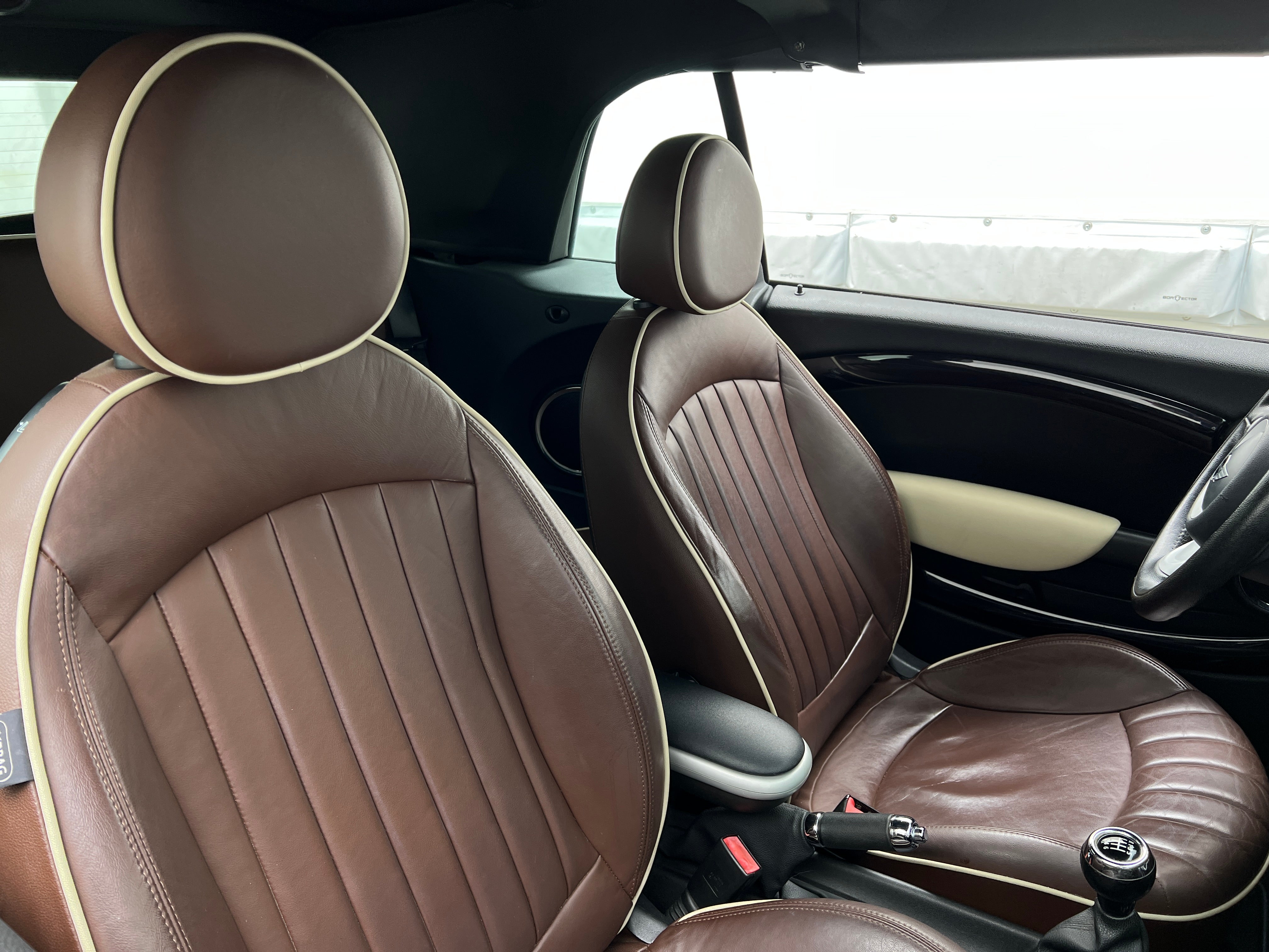 2010 MINI Cooper Convertible S 2