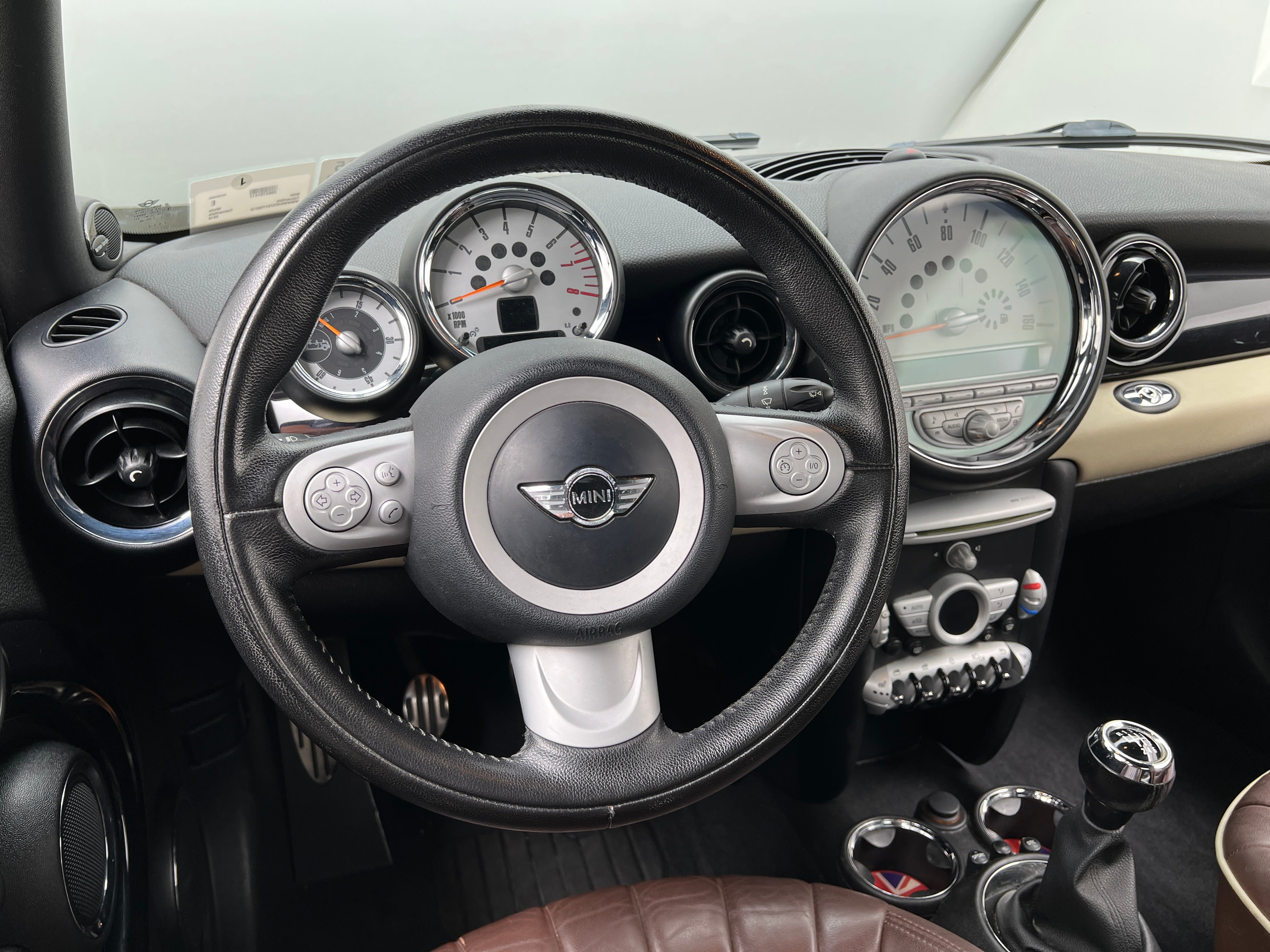 2010 MINI Cooper Convertible S 5