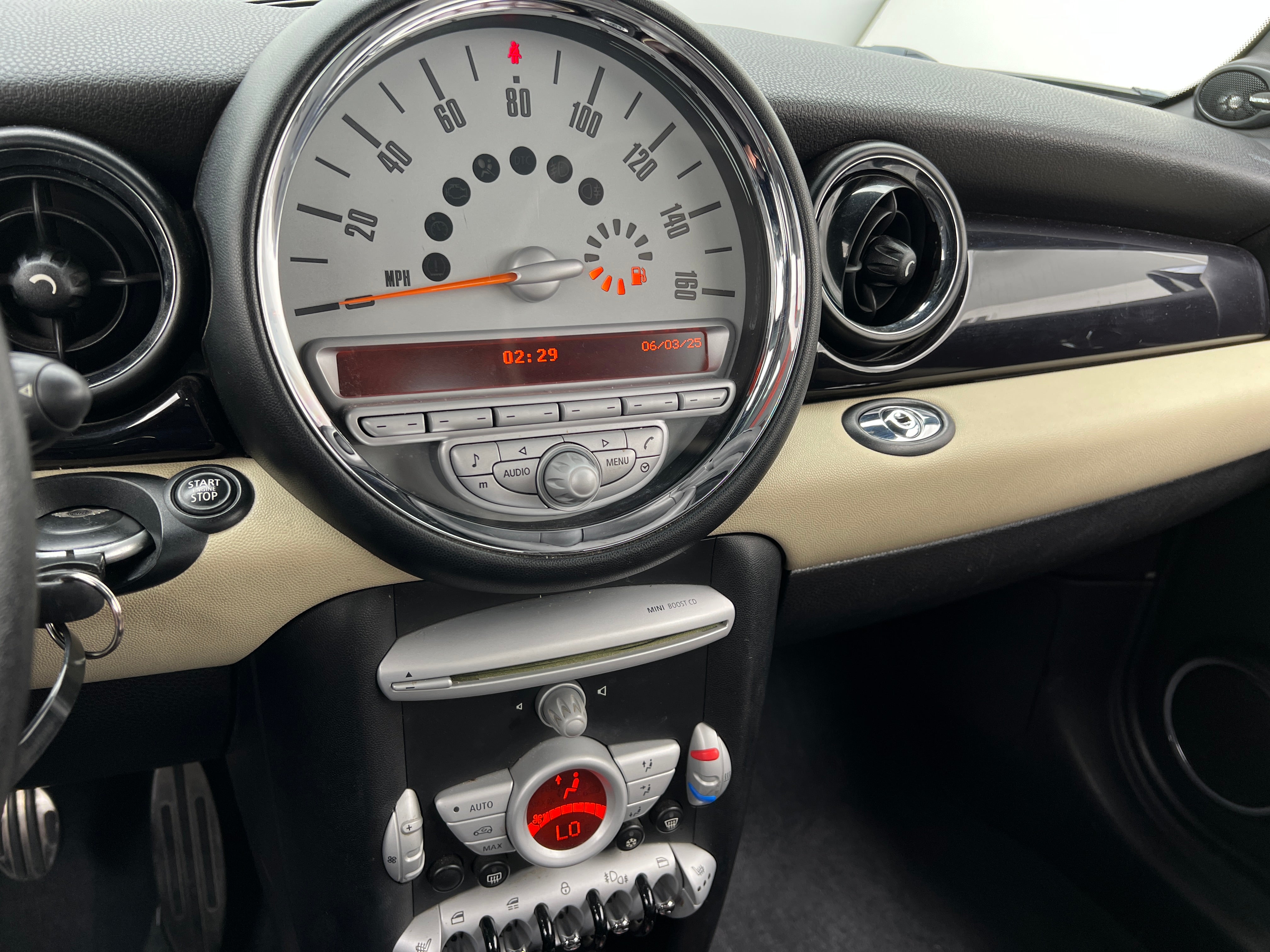 2010 MINI Cooper Convertible S 4