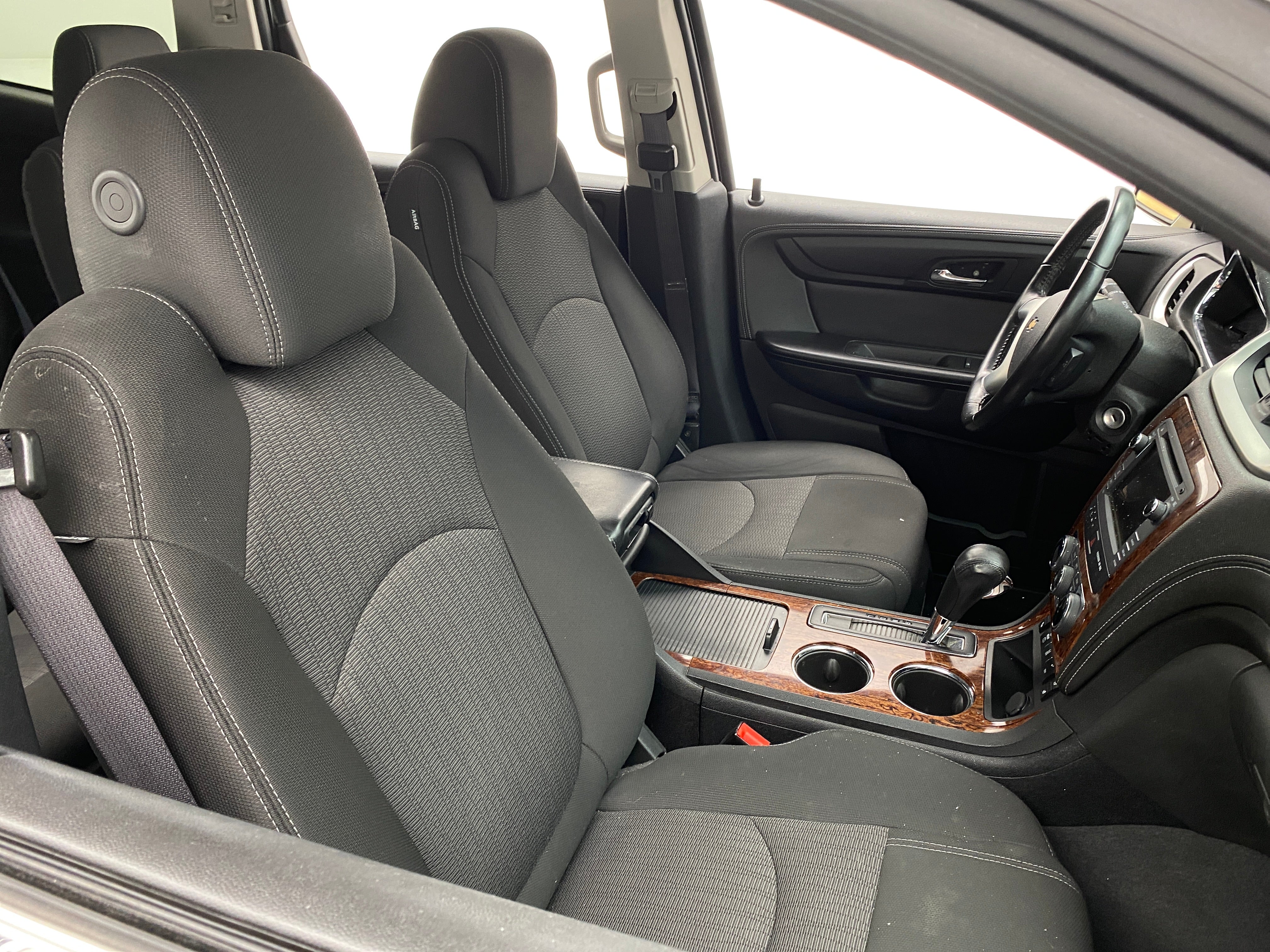 2014 Chevrolet Traverse LT 2