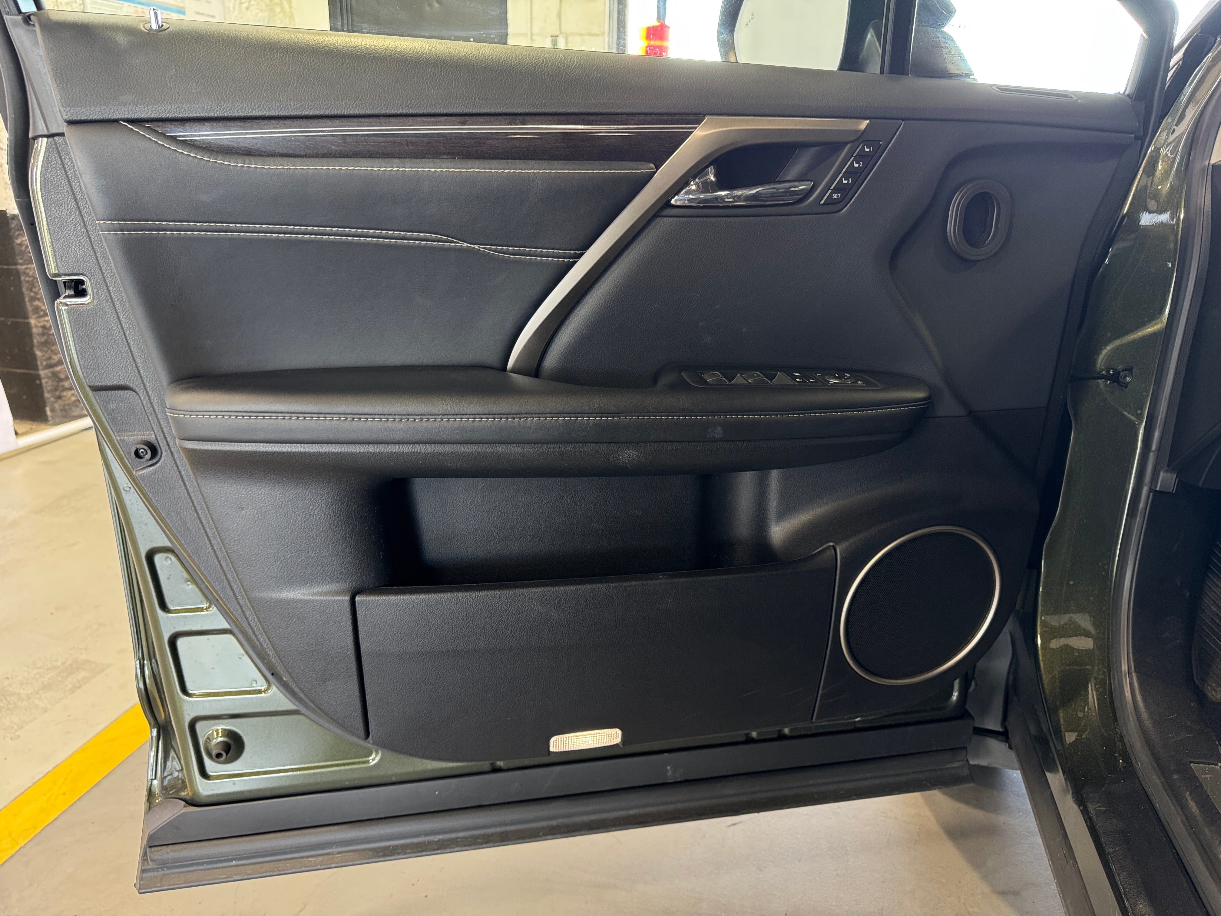 Image 3 of 2022 Lexus RX RX 450h