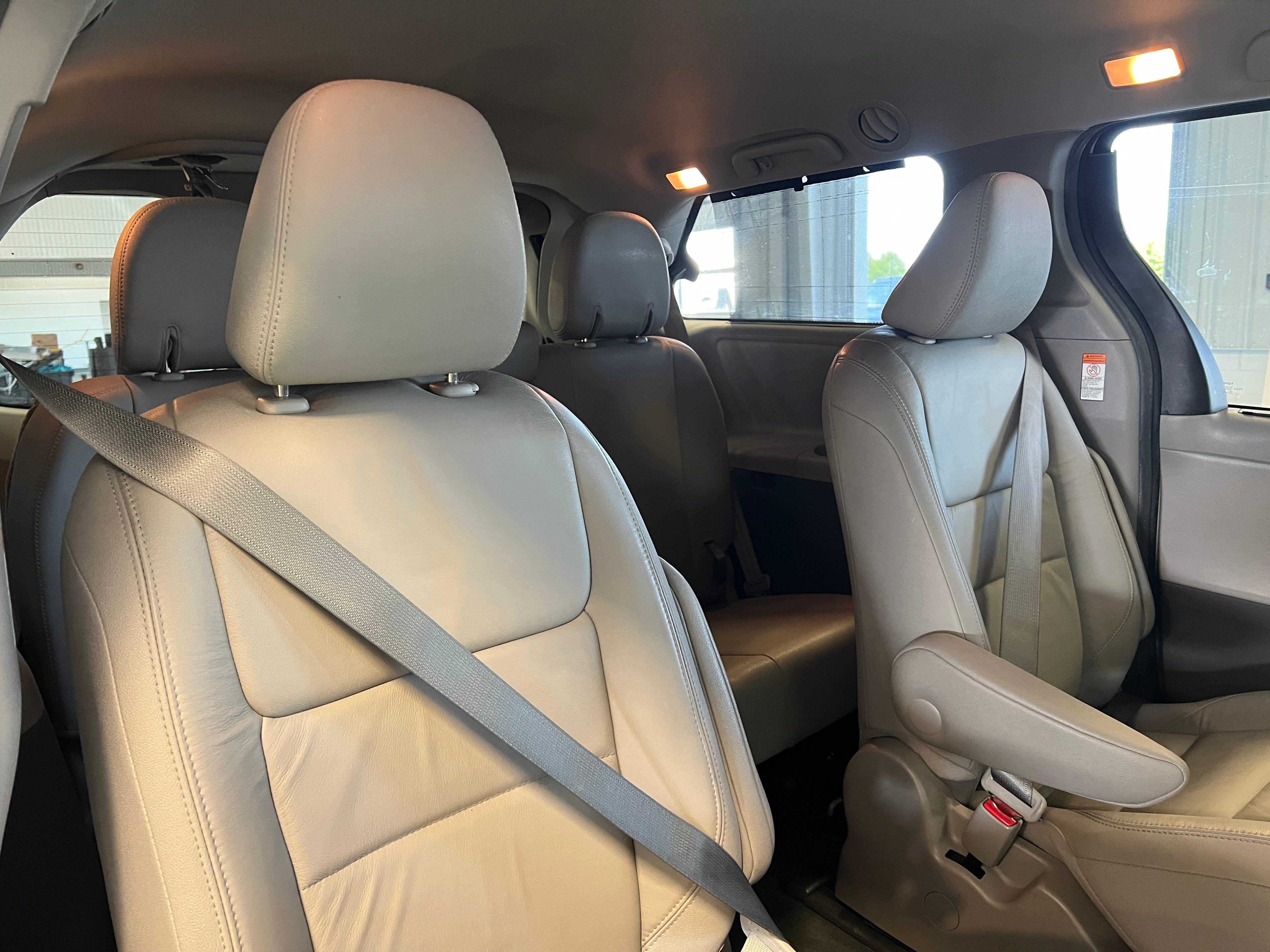 2016 Toyota Sienna XLE 5