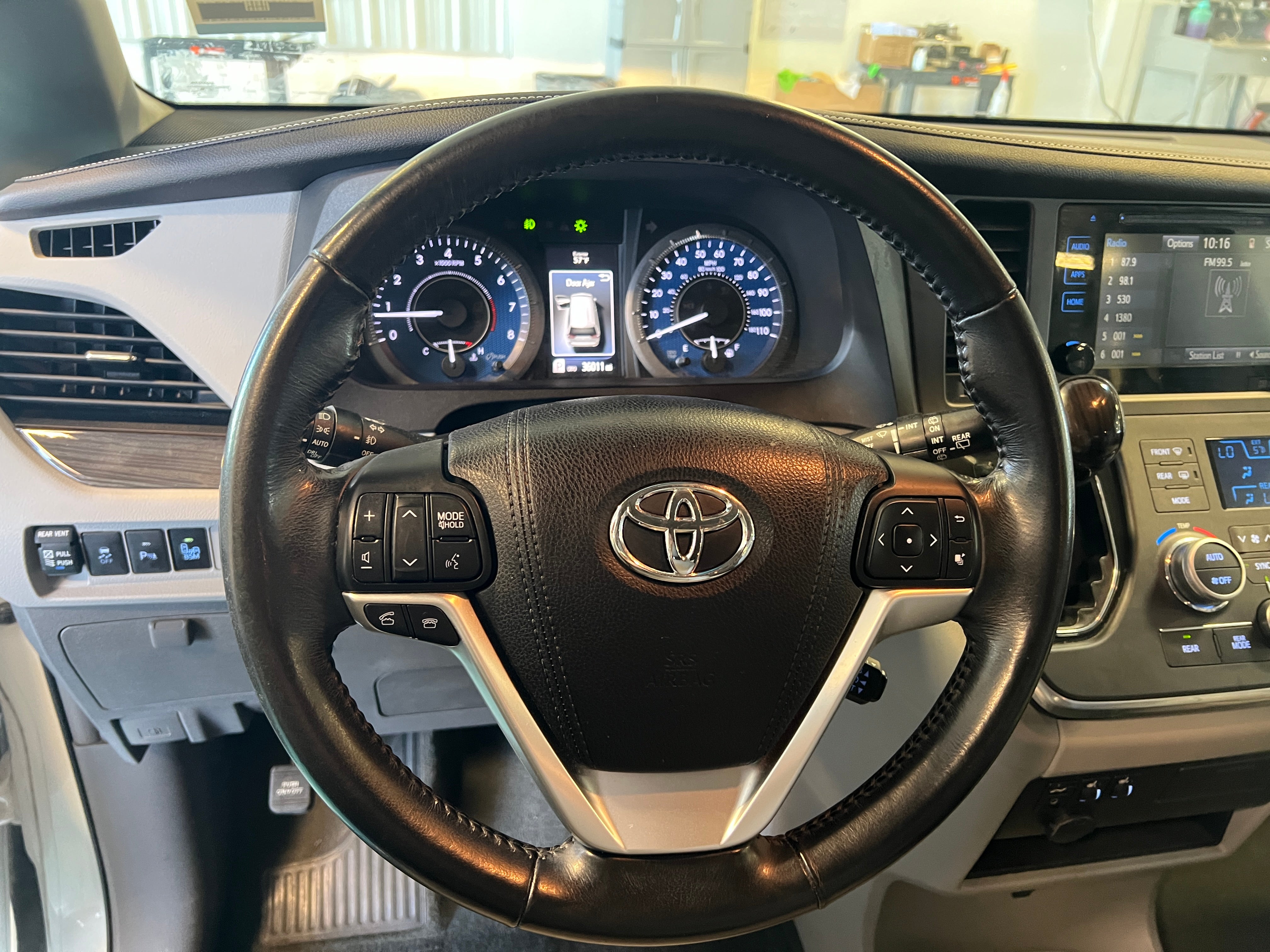 2016 Toyota Sienna XLE 4