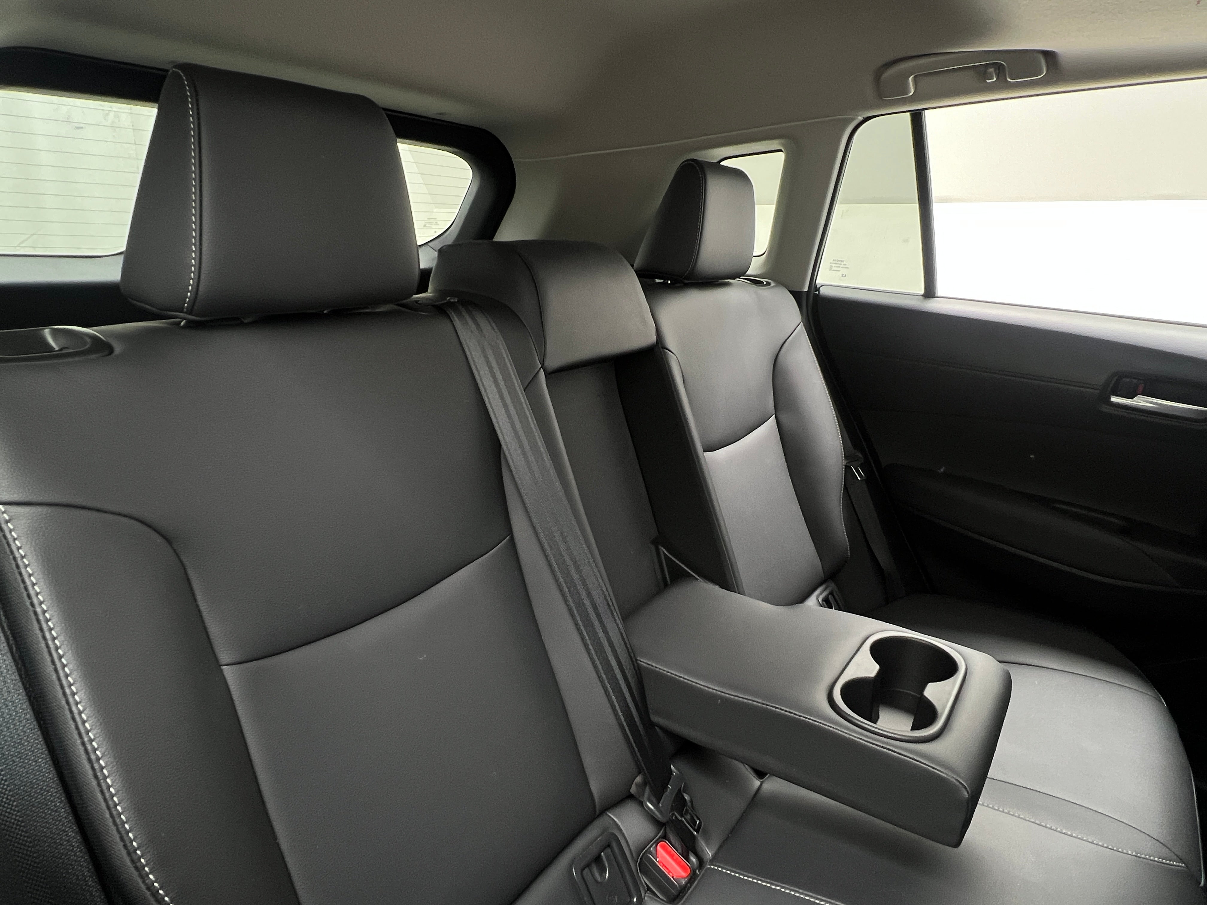2023 Toyota Corolla Cross XLE 5