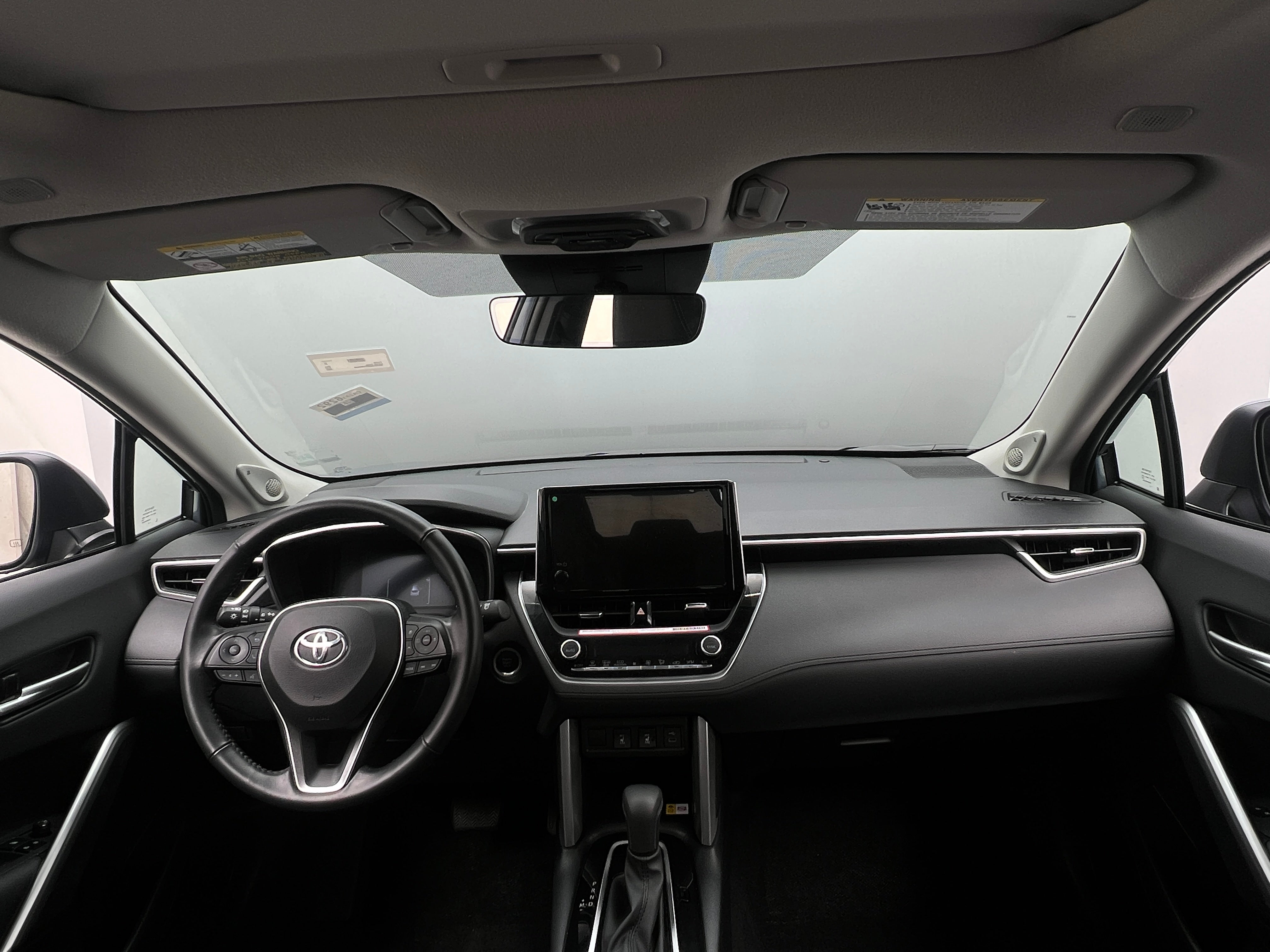 2023 Toyota Corolla Cross XLE 2