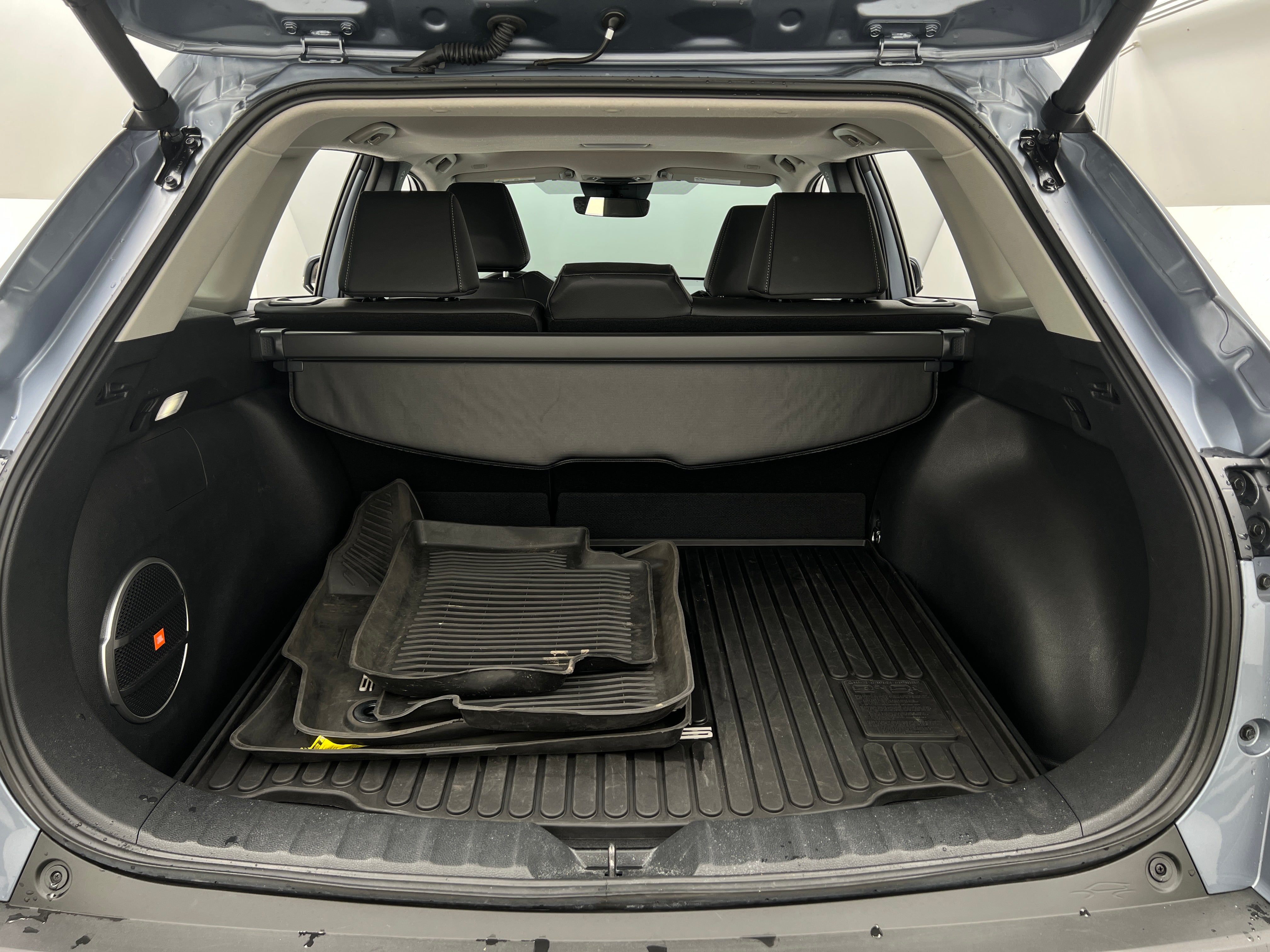 2023 Toyota Corolla Cross XLE 6