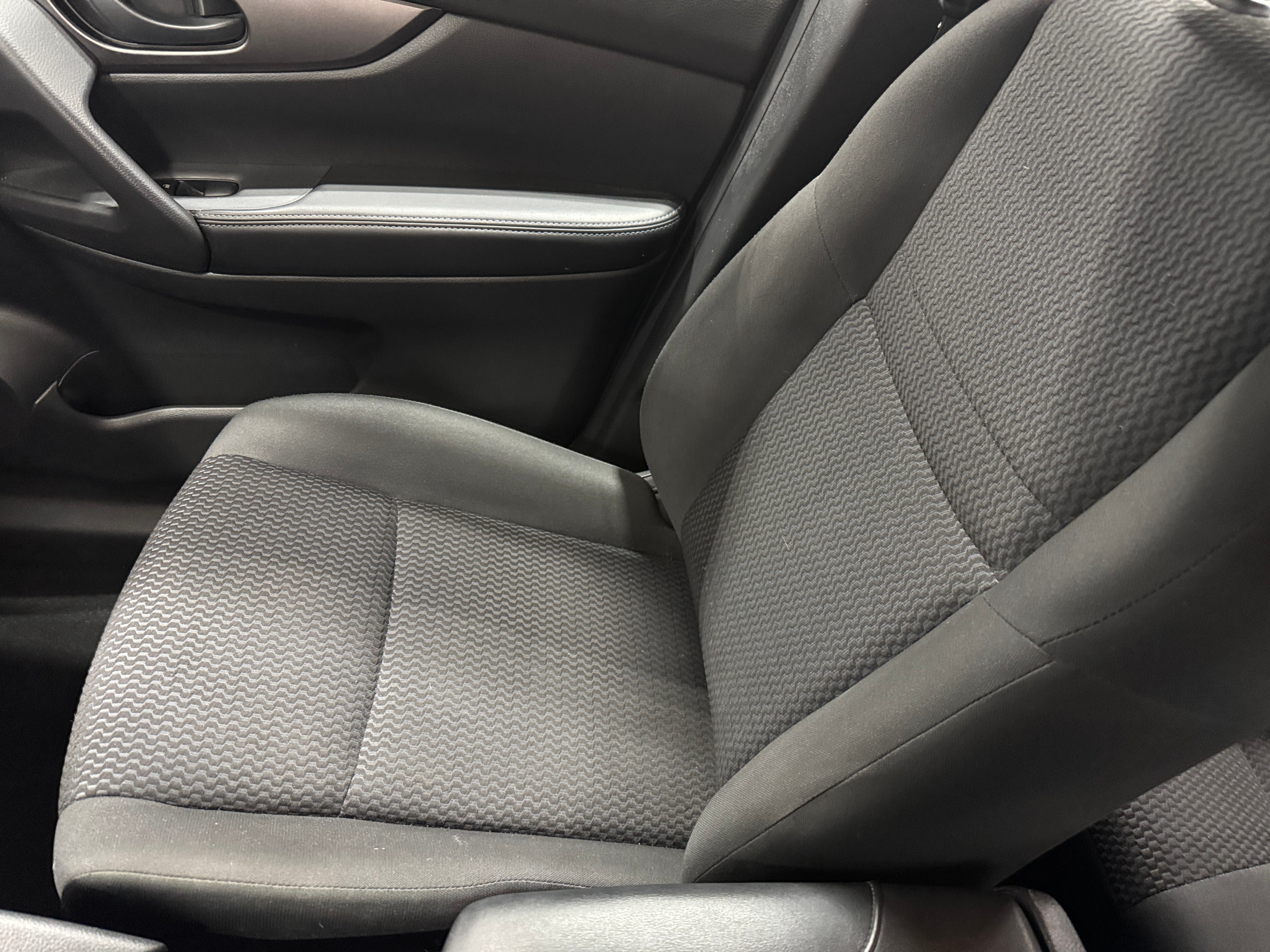 2019 Nissan Rogue Sport S 2