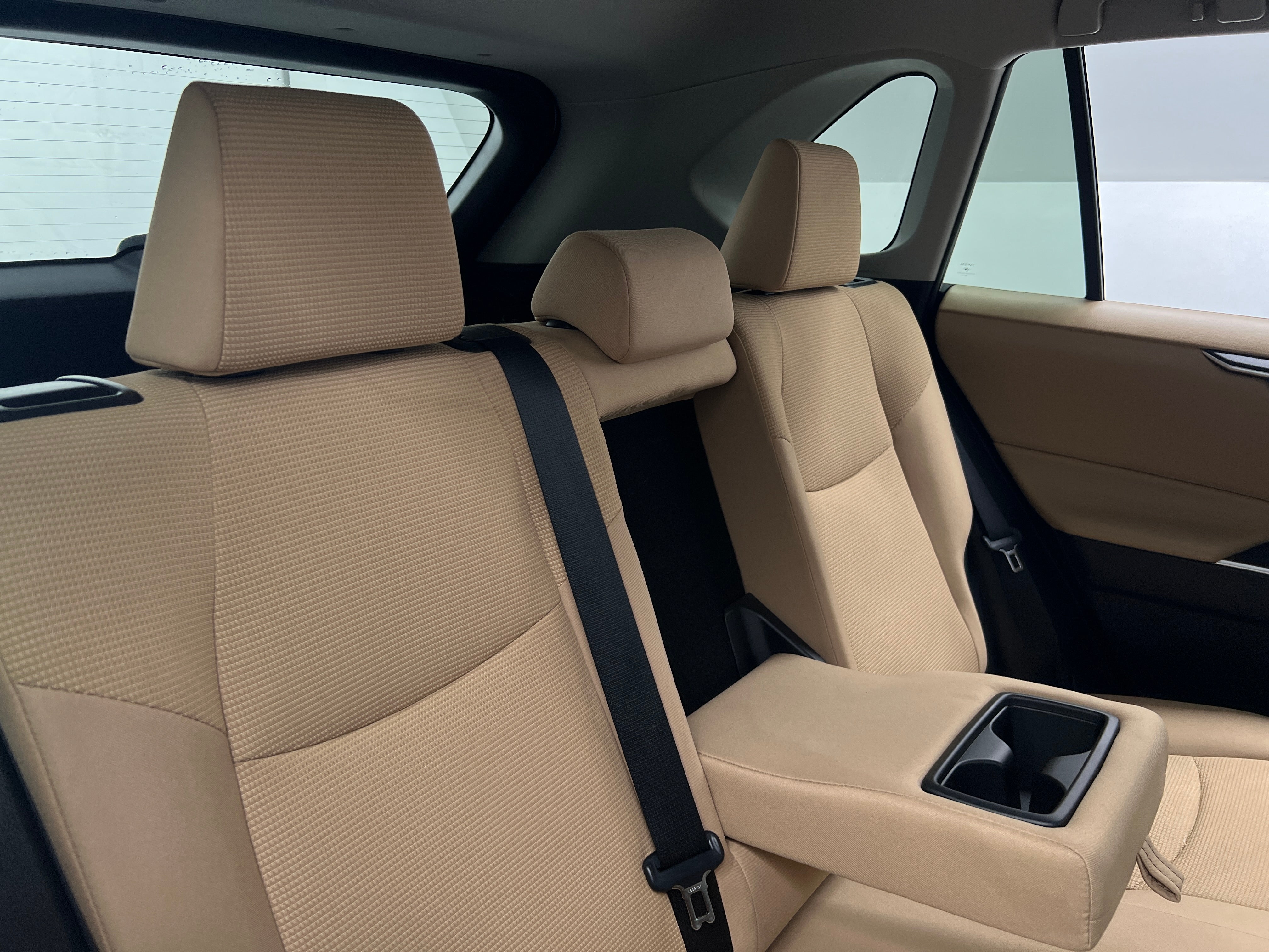 2021 Toyota RAV4 LE 6
