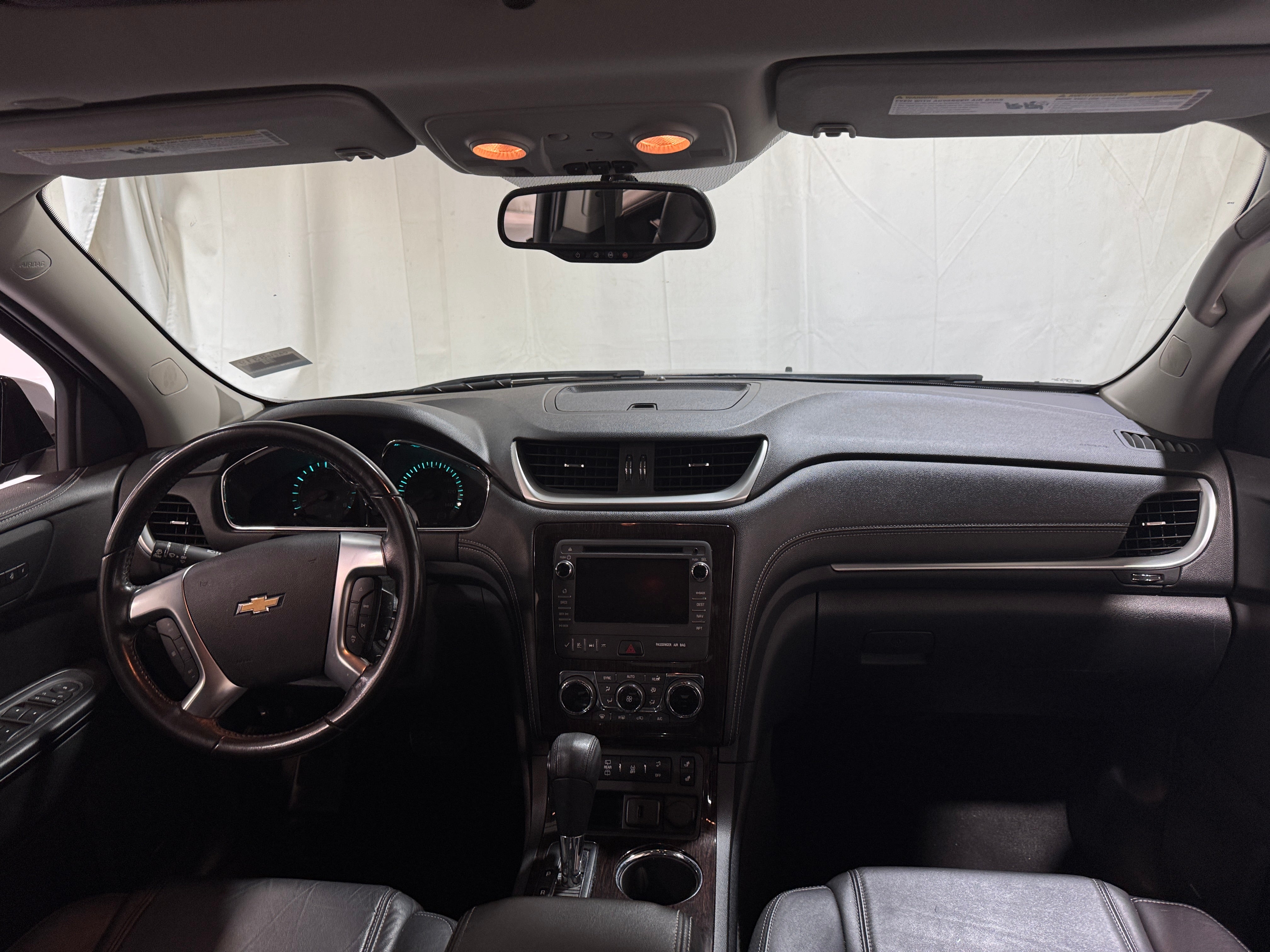 2017 Chevrolet Traverse LT 2