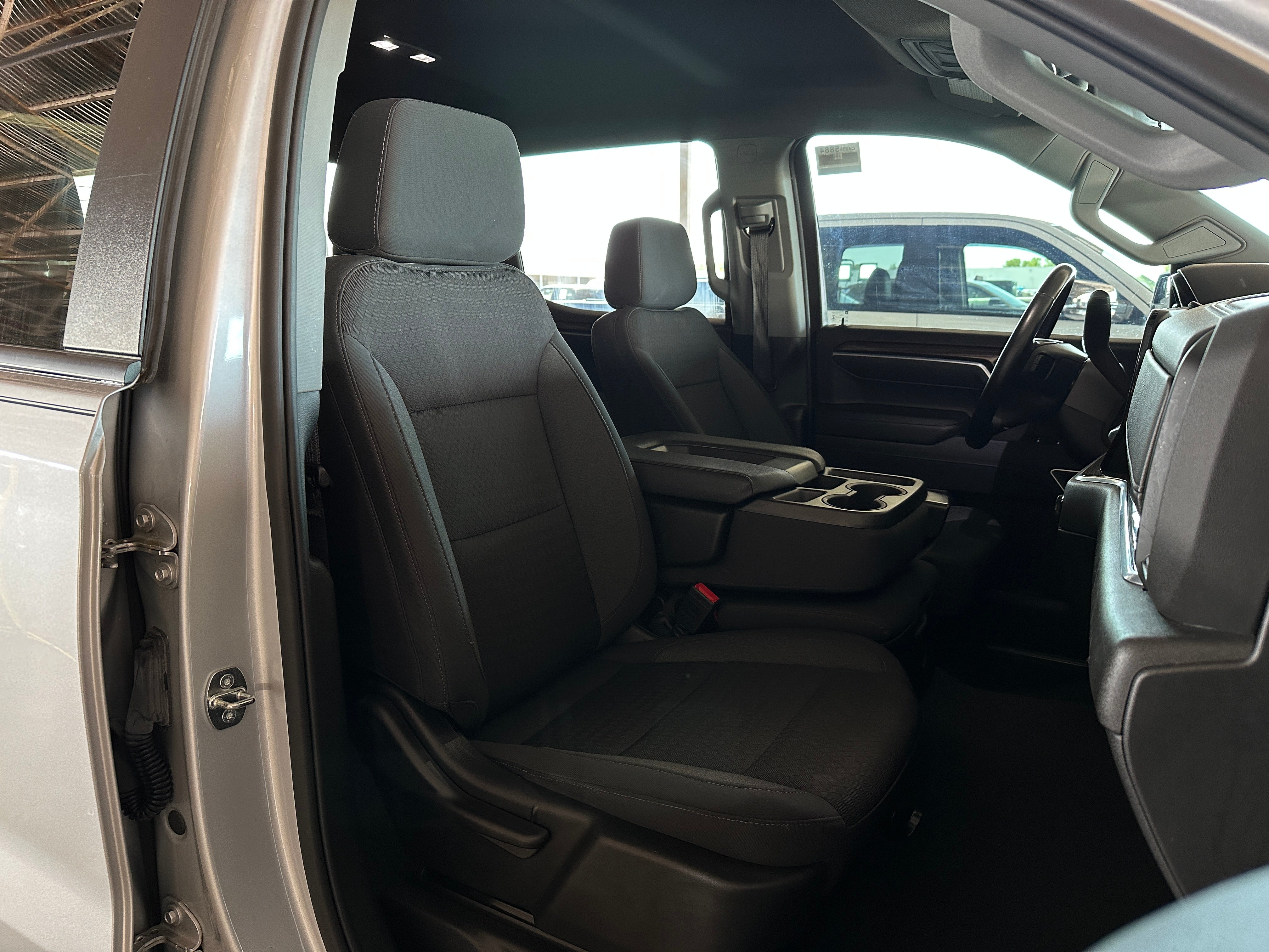 2022 Chevrolet Silverado 1500 LT 2