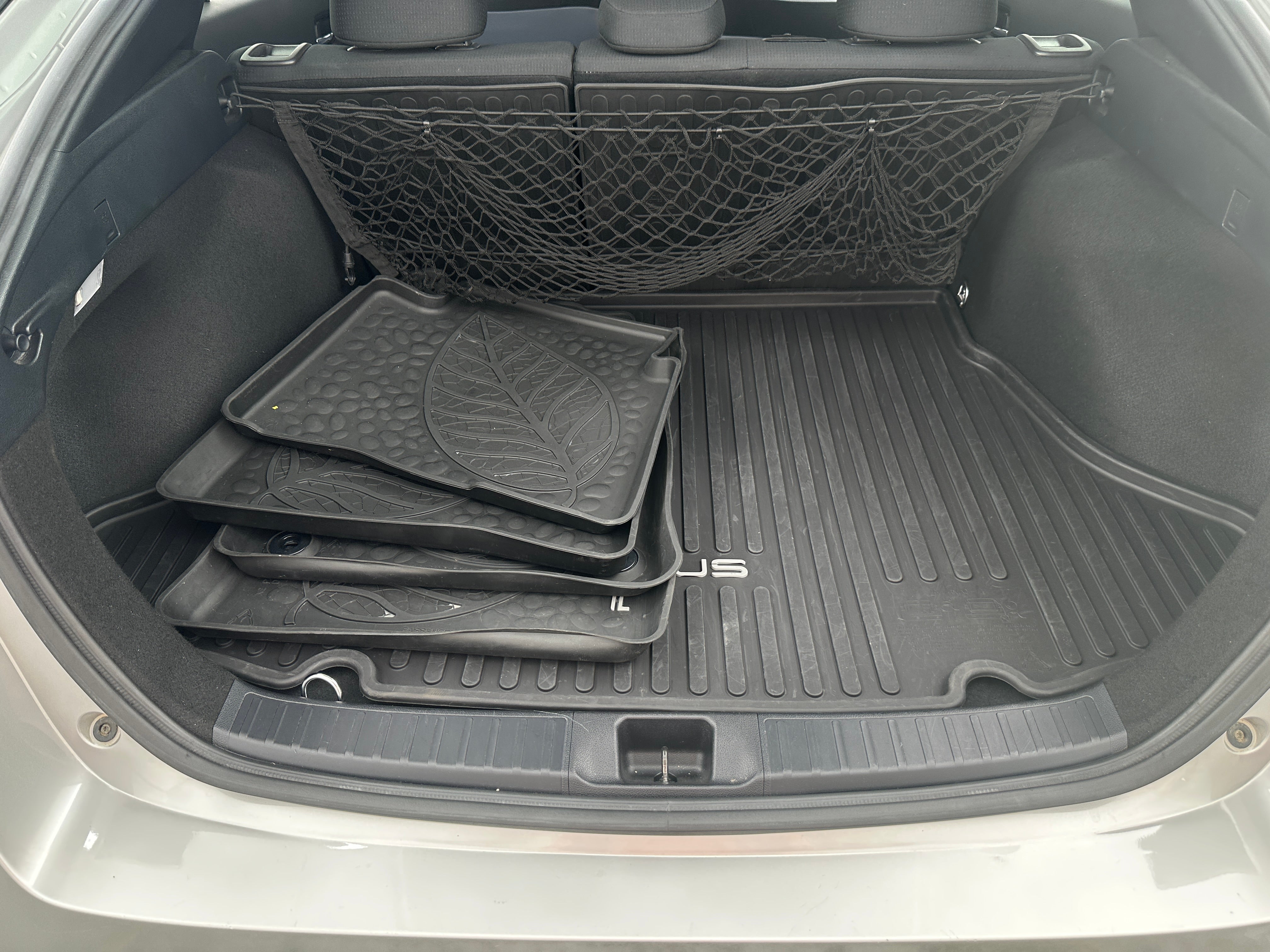 2018 Toyota Prius Two 7