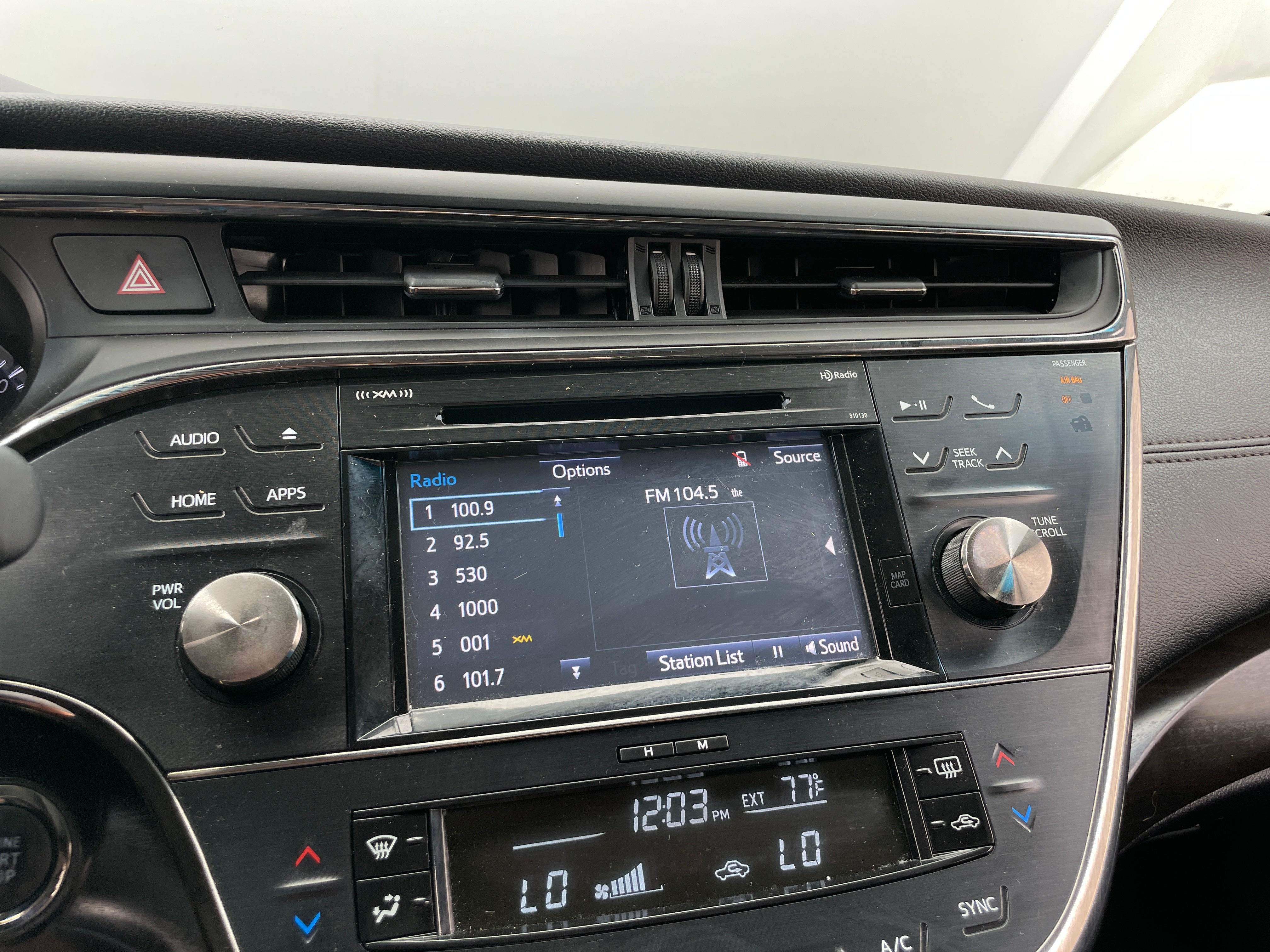 2016 Toyota Avalon XLE 3