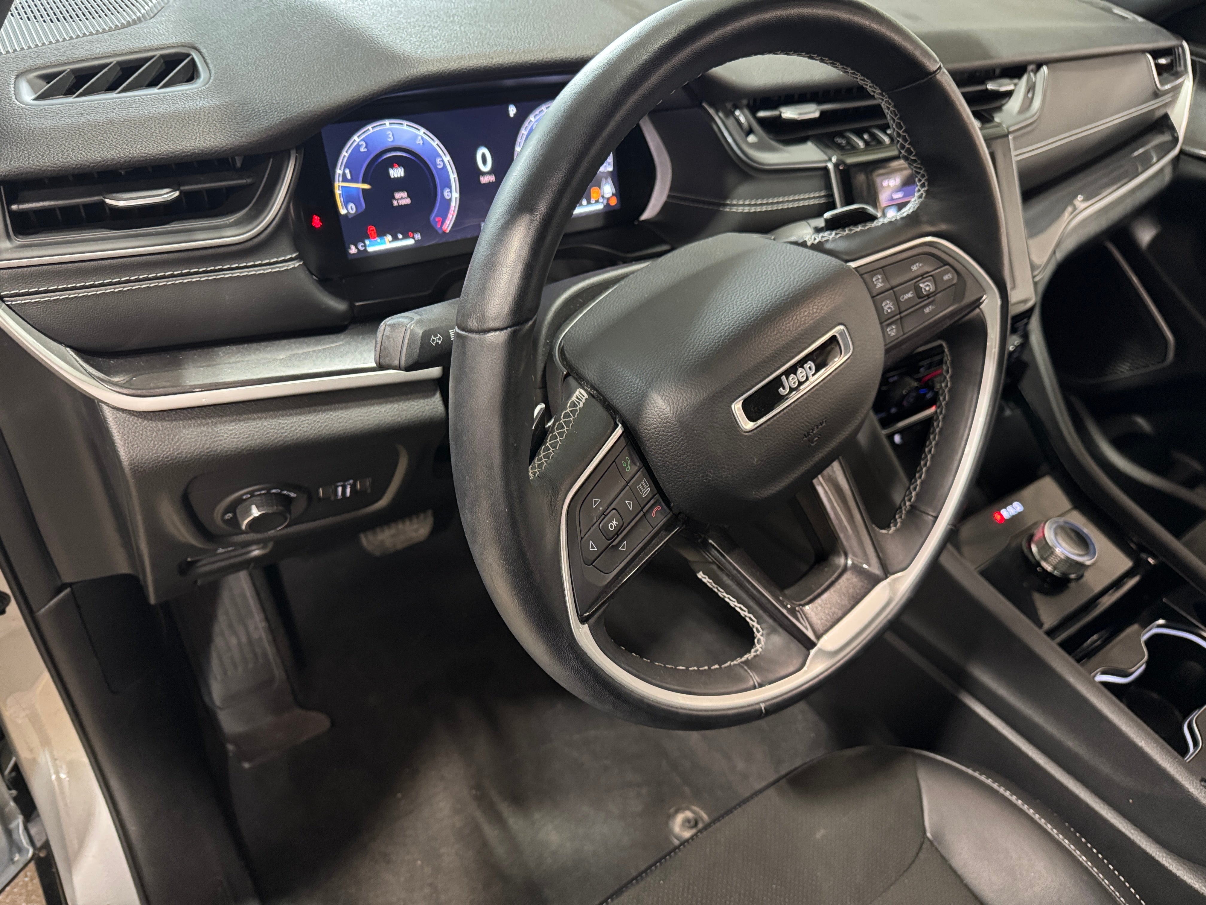 2022 Jeep Grand Cherokee L Altitude 2
