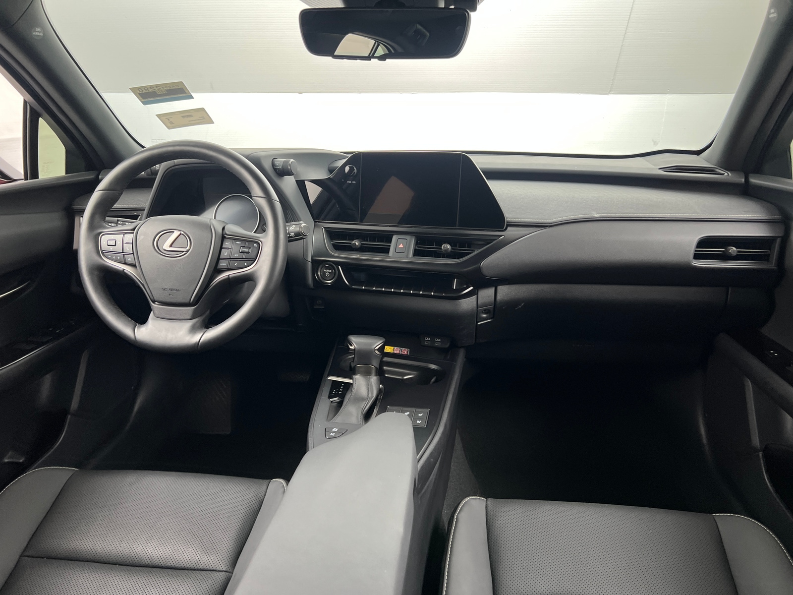 Thumbnail: 2023 Lexus UX - 2