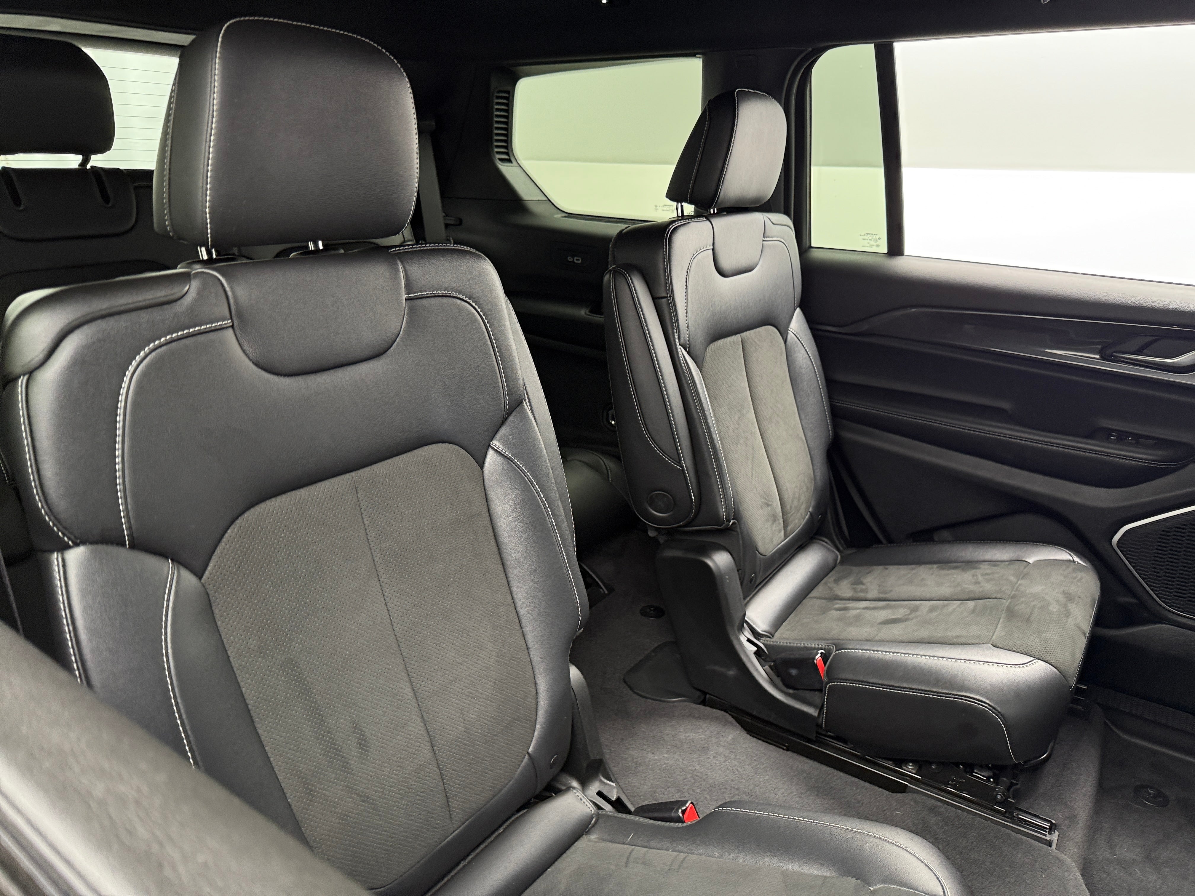 2022 Jeep Grand Cherokee L Altitude 5