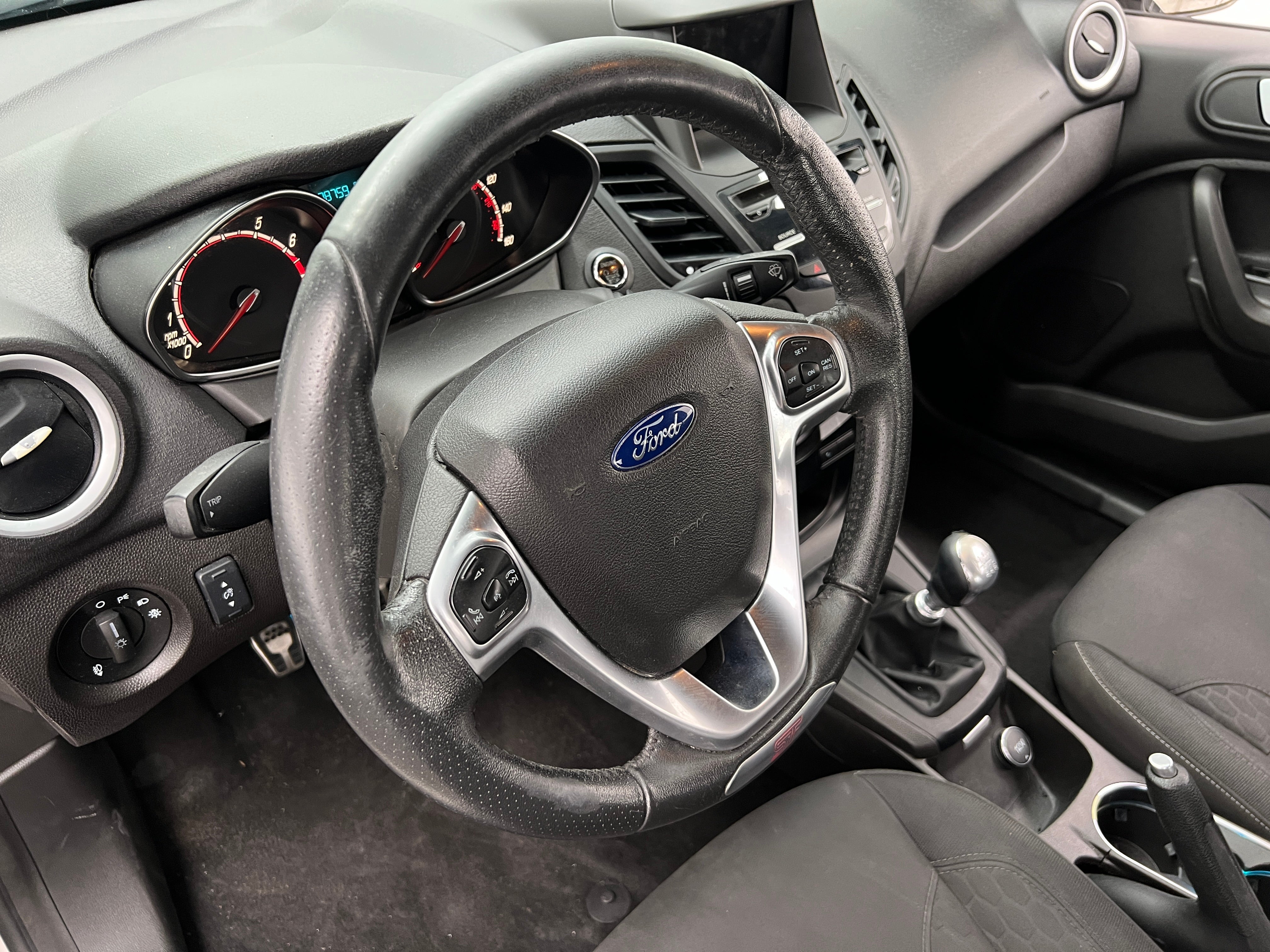 2016 Ford Fiesta ST 5