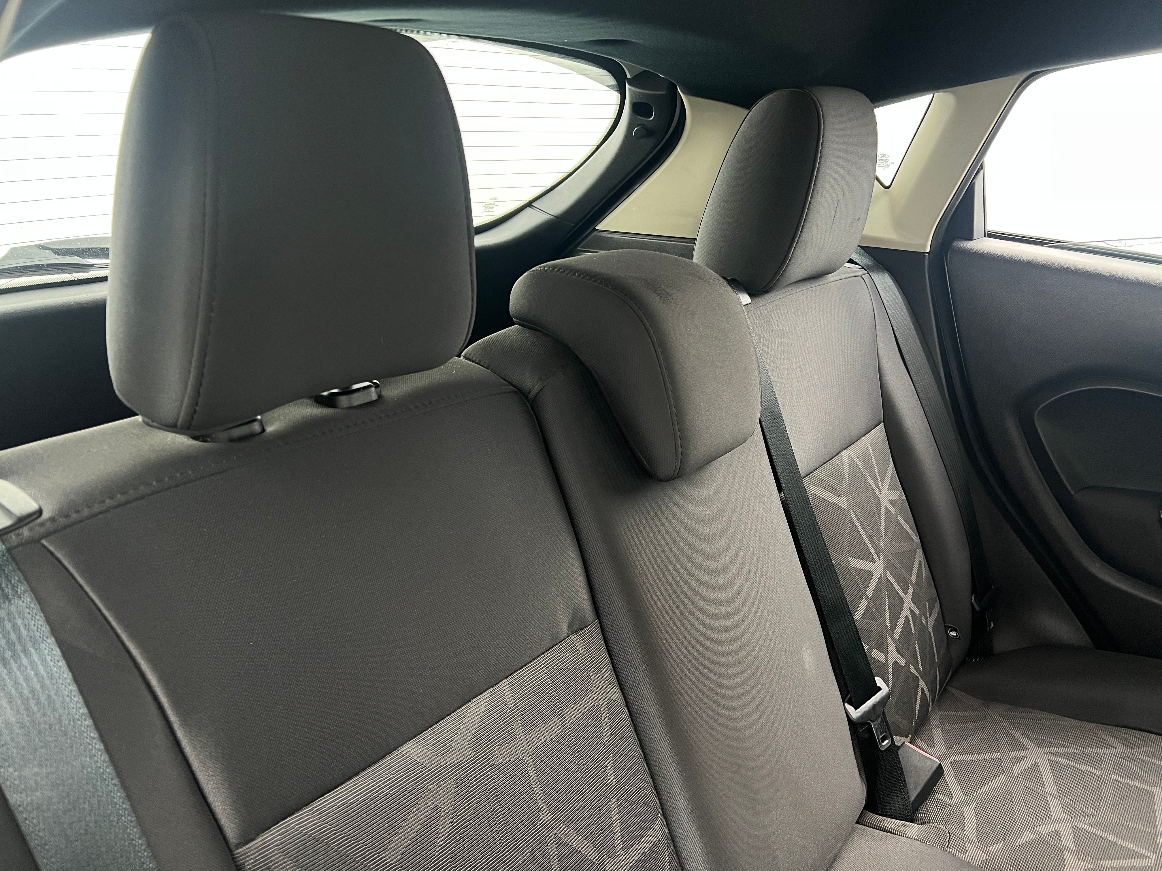 2012 Ford Fiesta SES 6