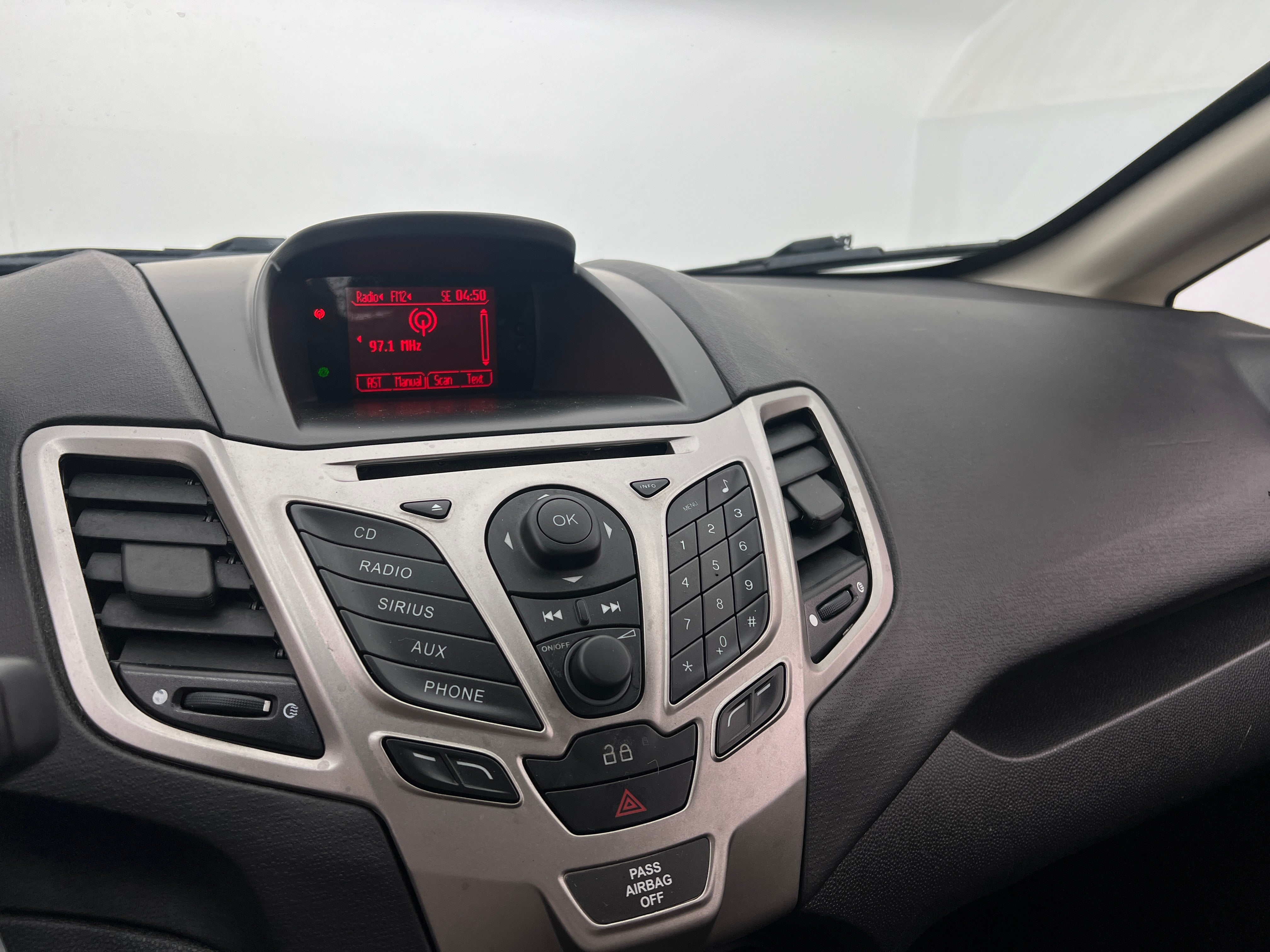 2012 Ford Fiesta SES 4