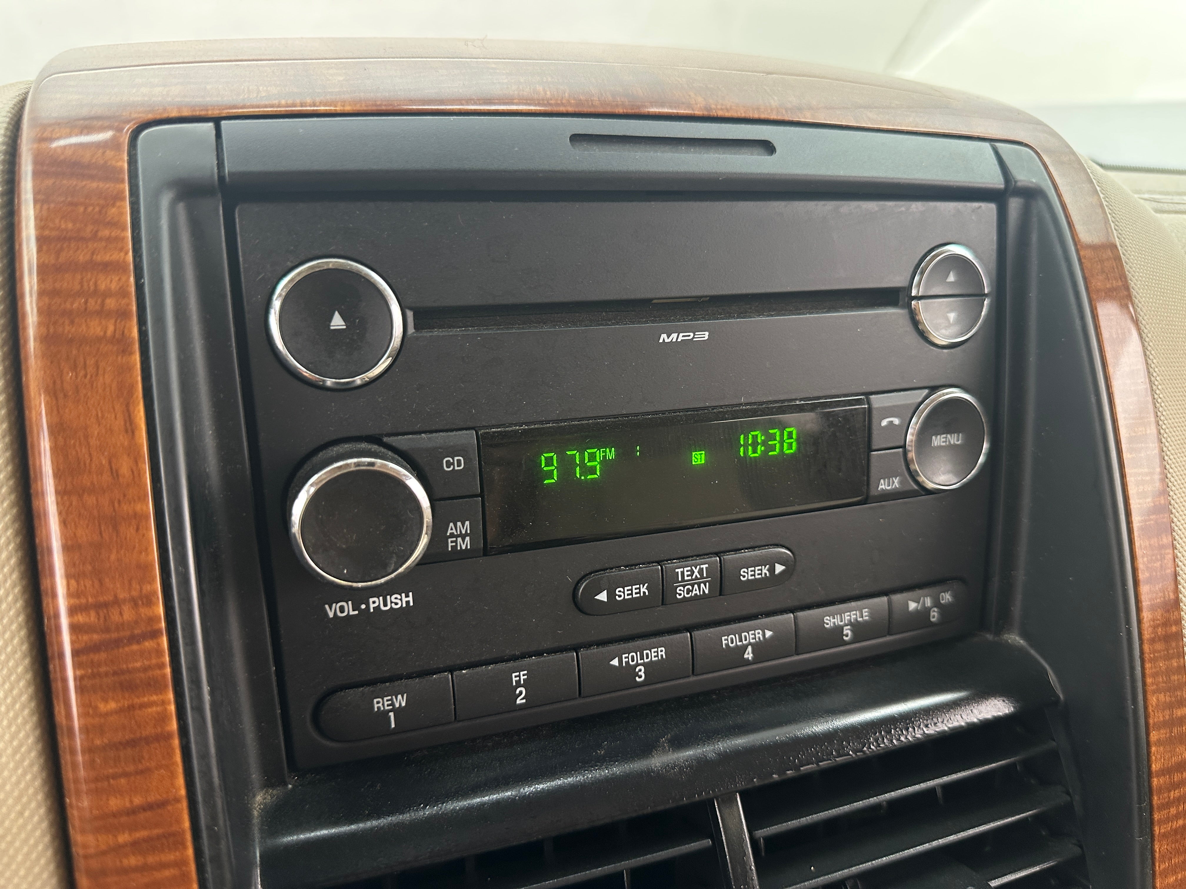 2010 Ford Explorer Eddie Bauer 3