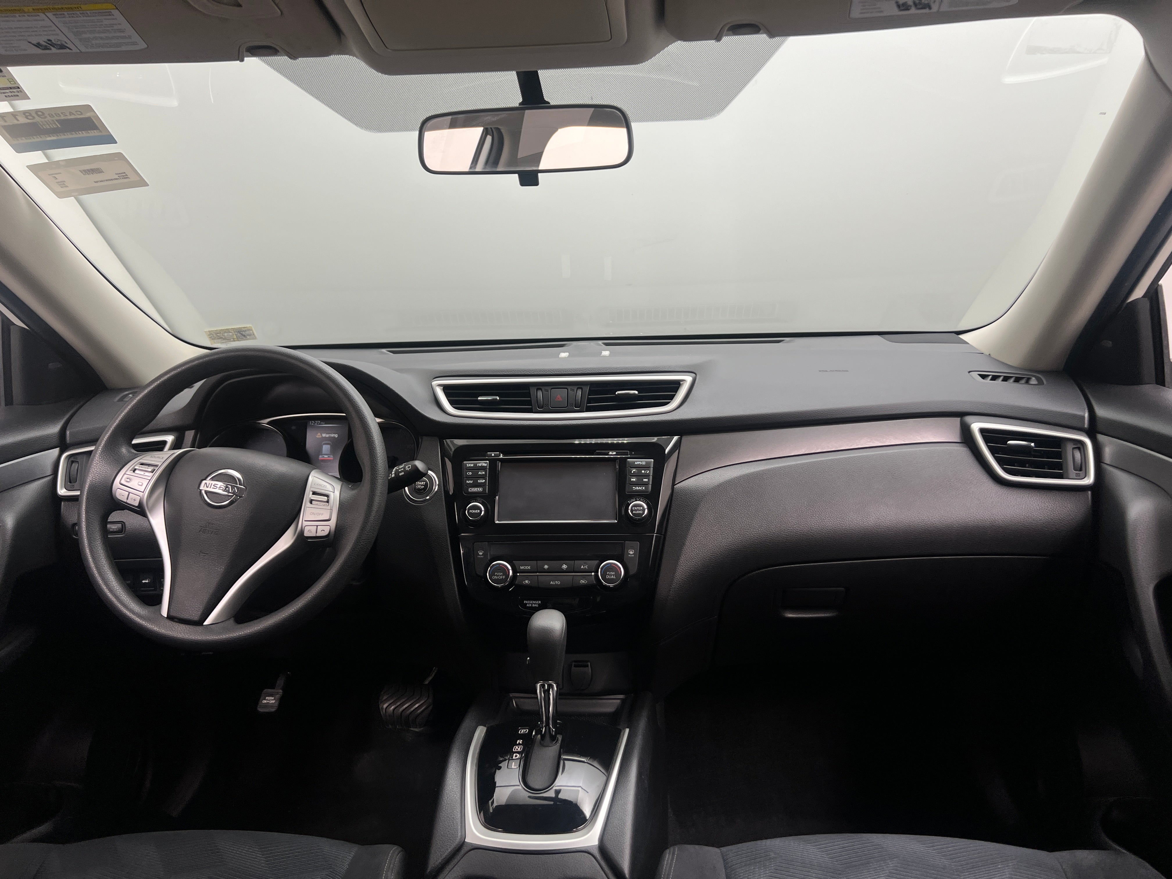 2016 Nissan Rogue SV 3