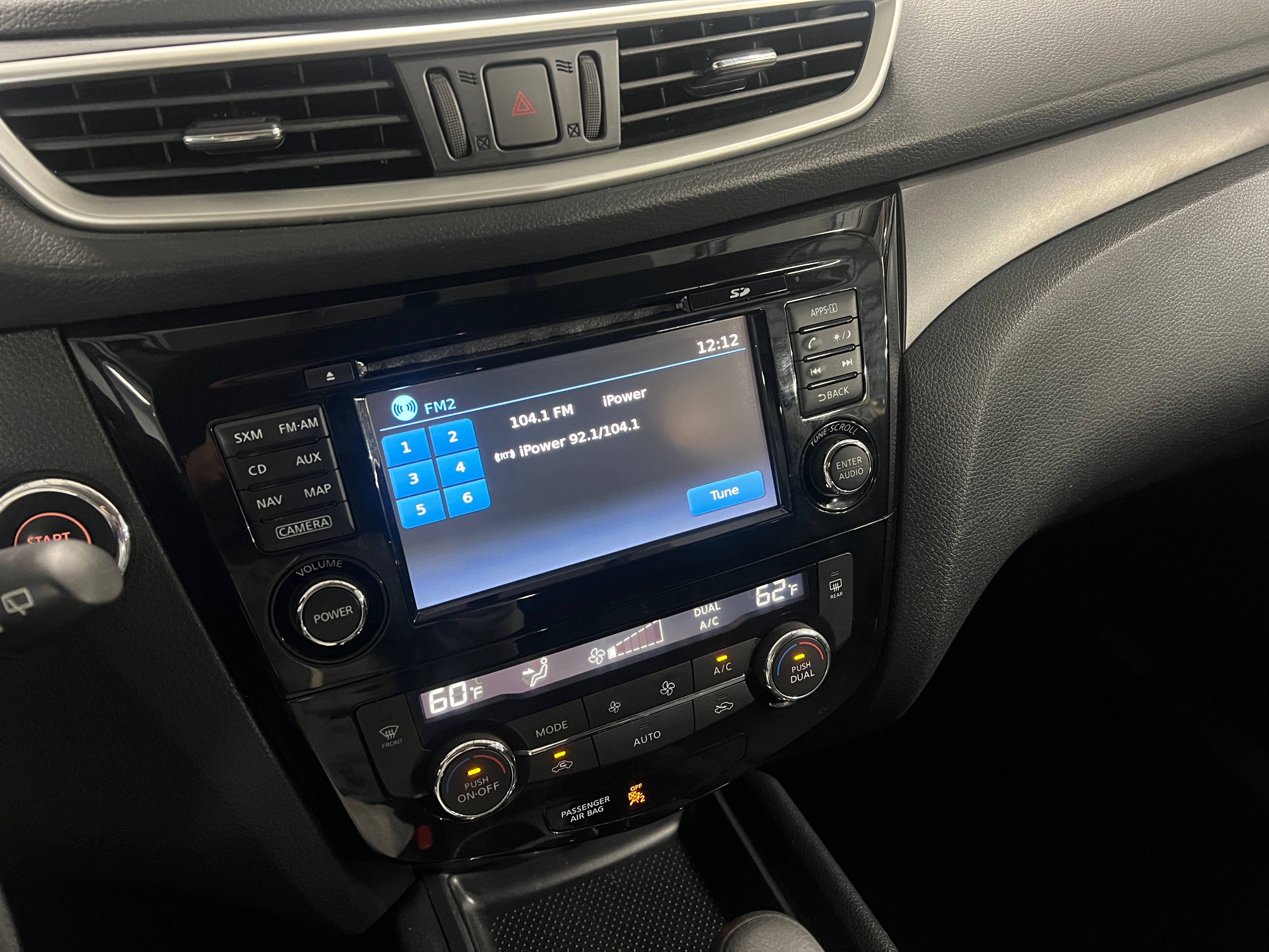 2016 Nissan Rogue SV 4