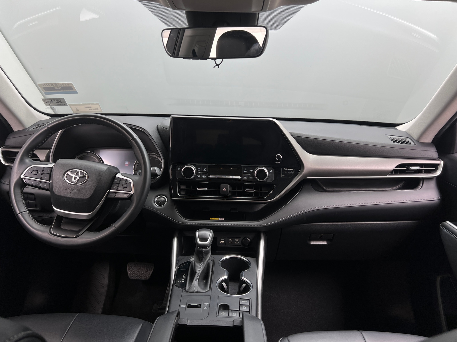 Thumbnail: 2023 Toyota Highlander - 2
