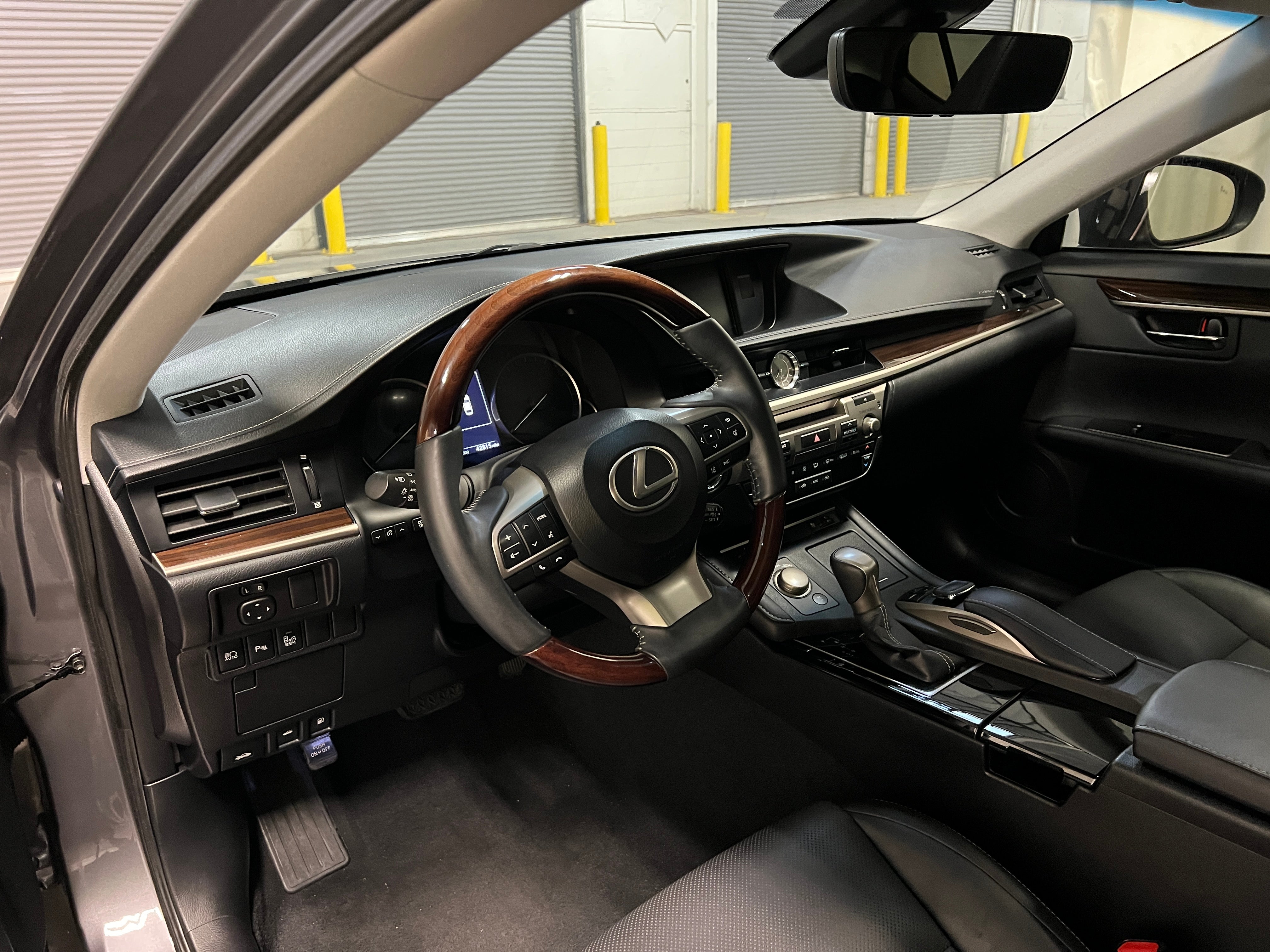2017 Lexus ES 350 3