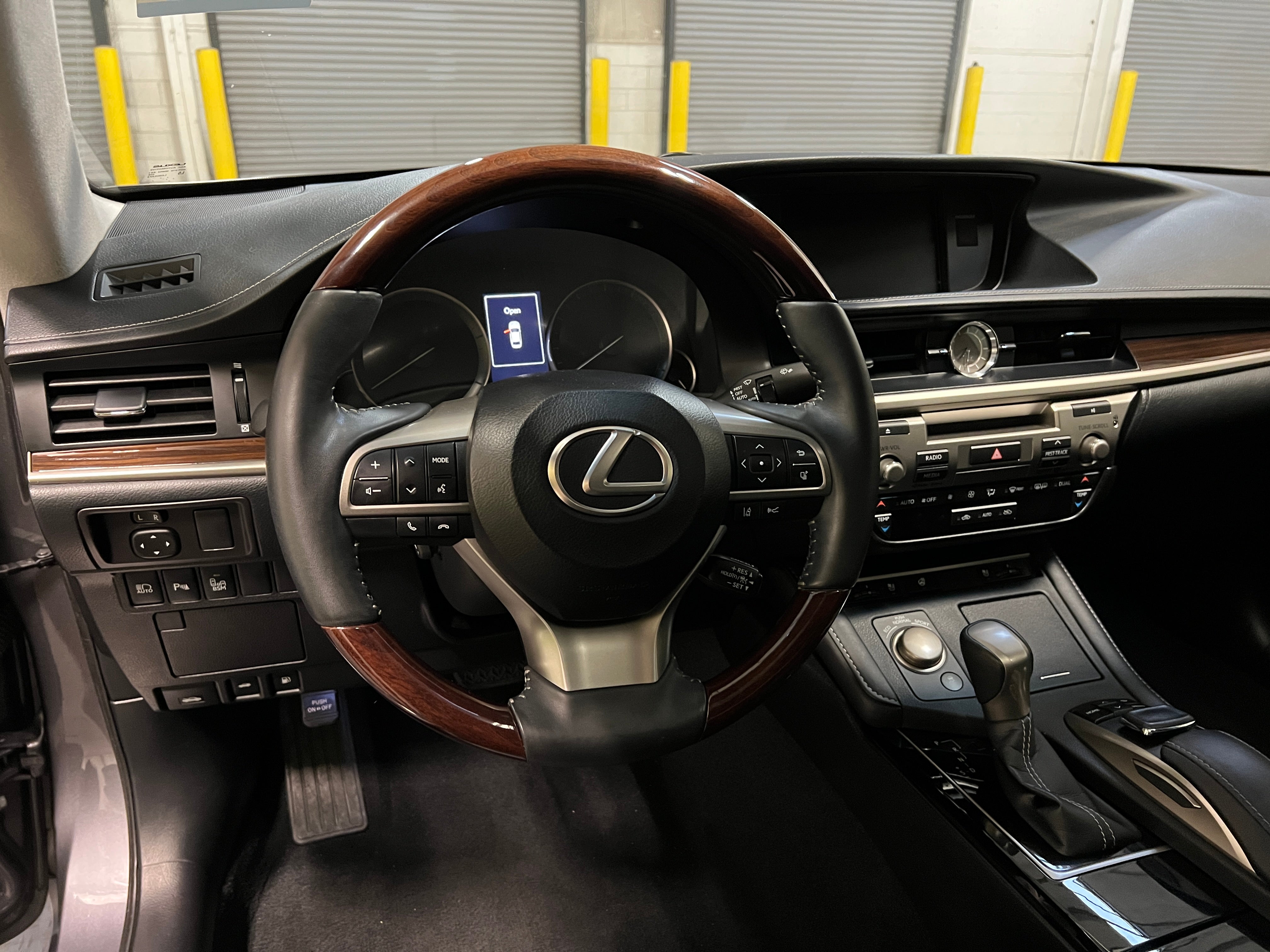 2017 Lexus ES 350 5