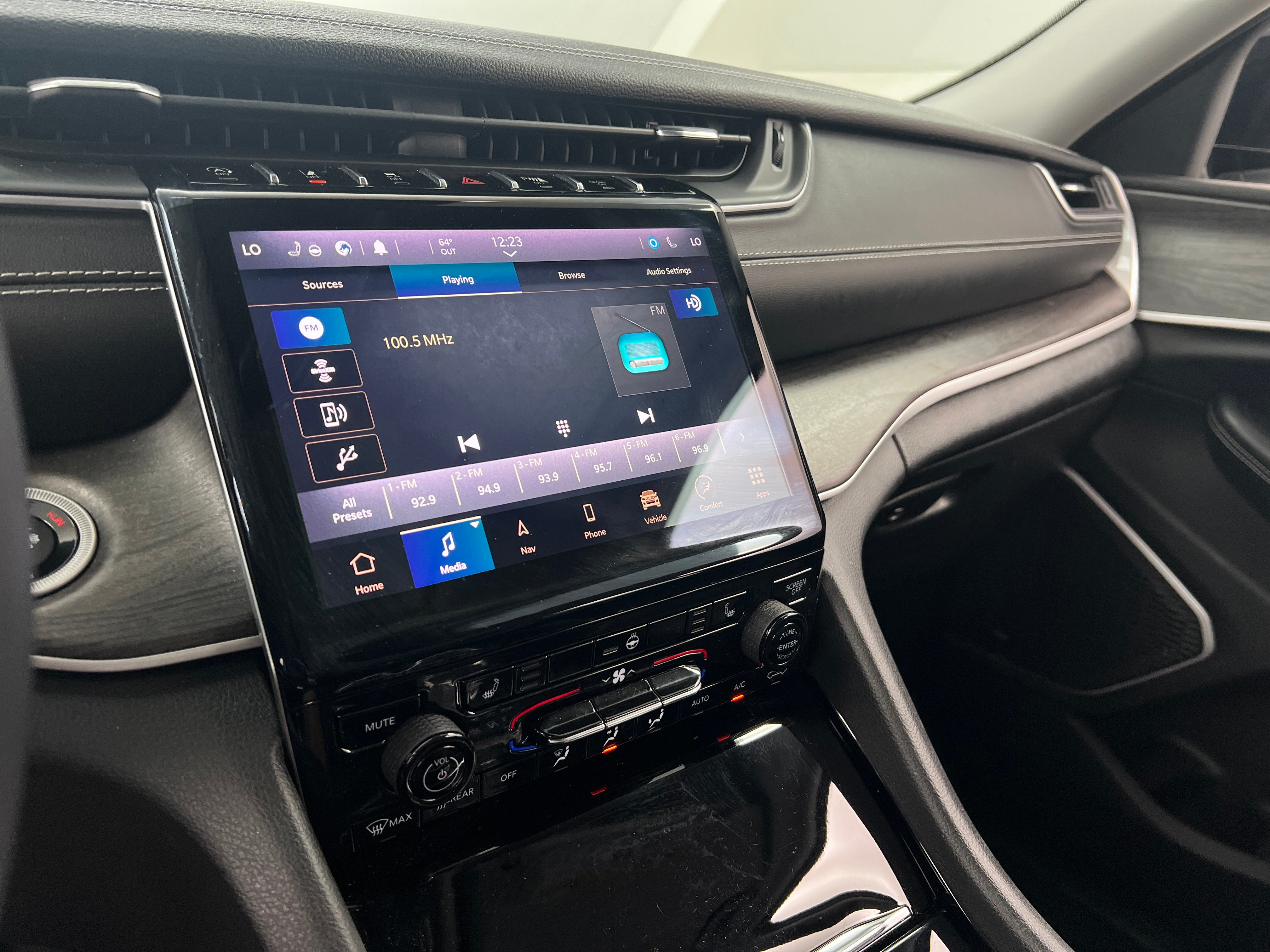 2021 Jeep Grand Cherokee L Limited Edition 3