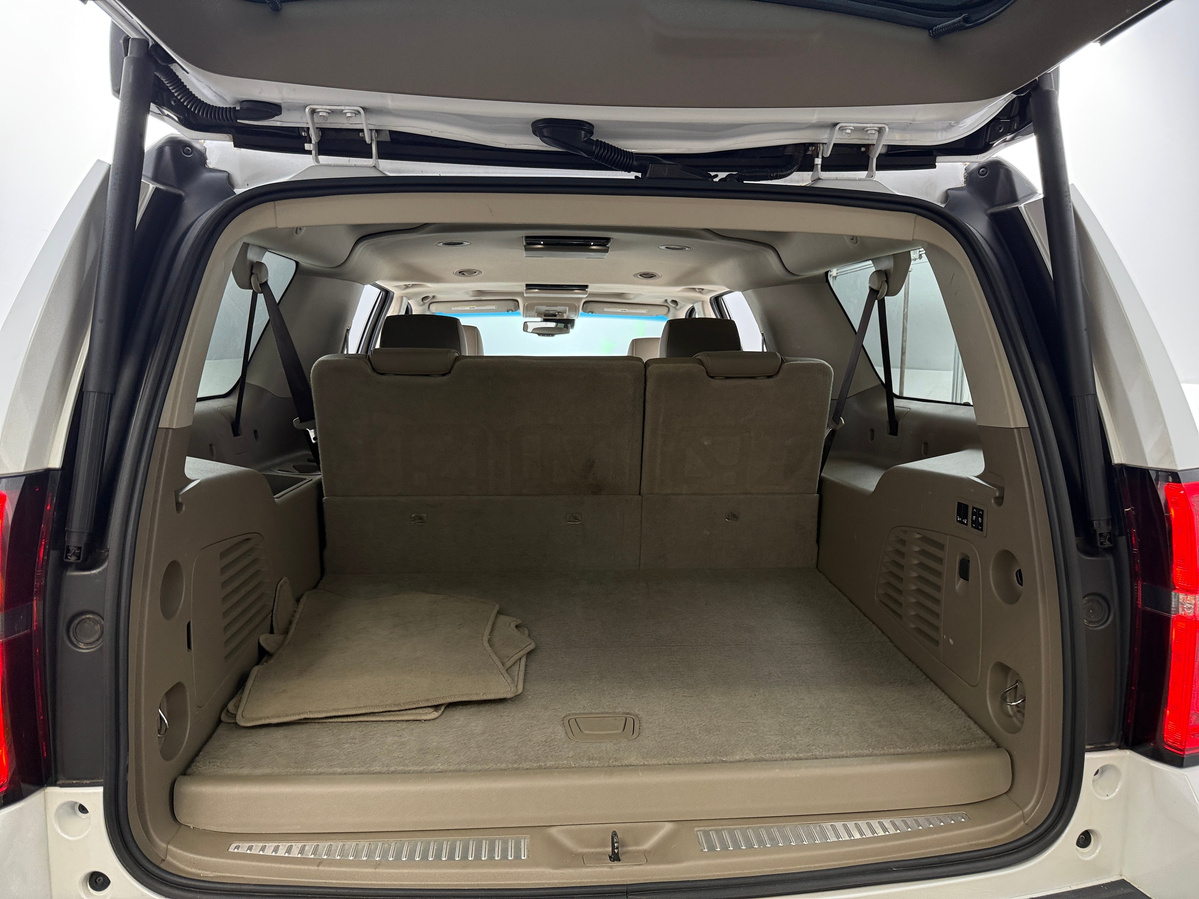 2017 Chevrolet Suburban LT 6