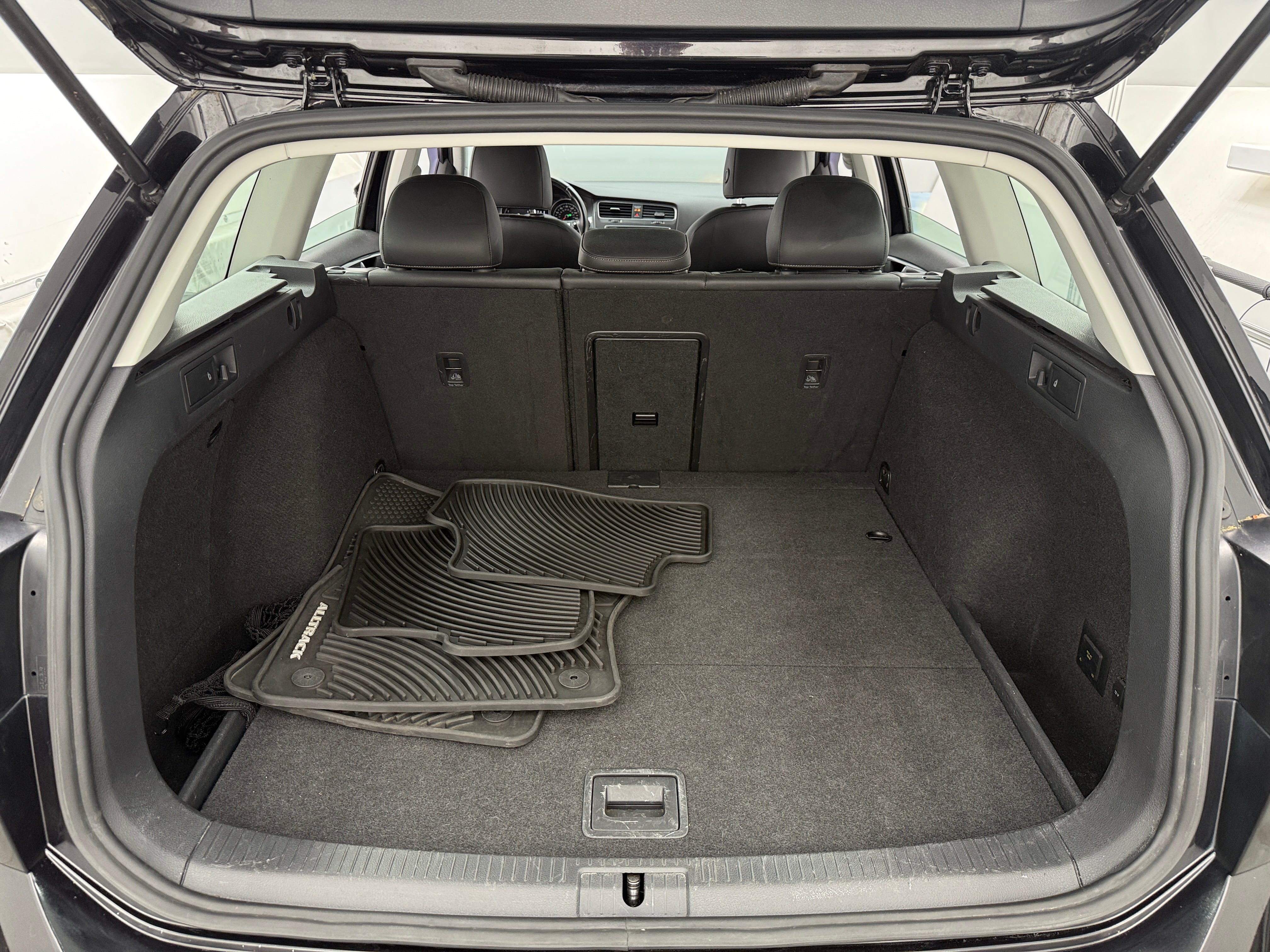 2017 Volkswagen Golf Alltrack SEL 6