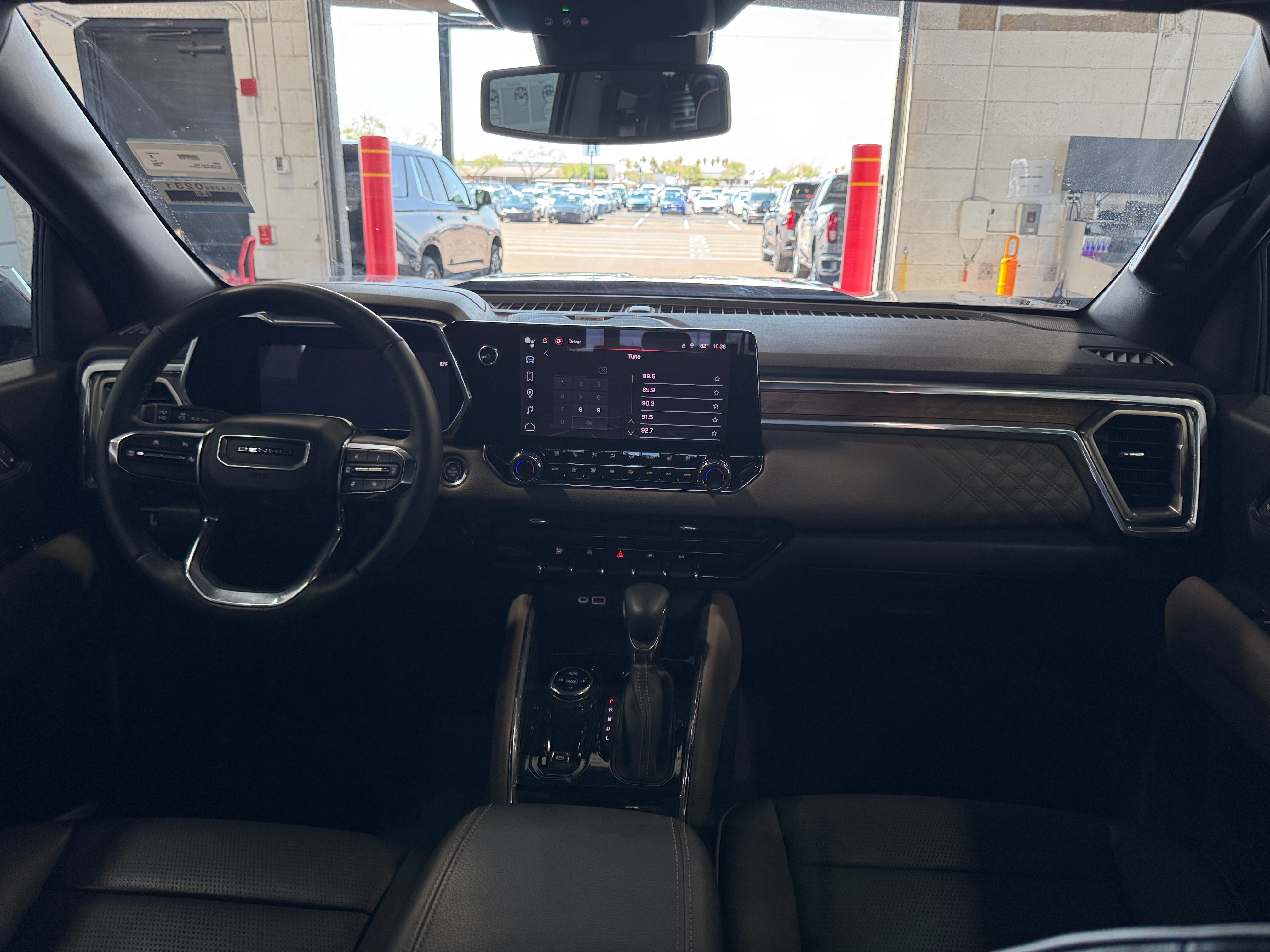 2023 GMC Canyon Denali 2
