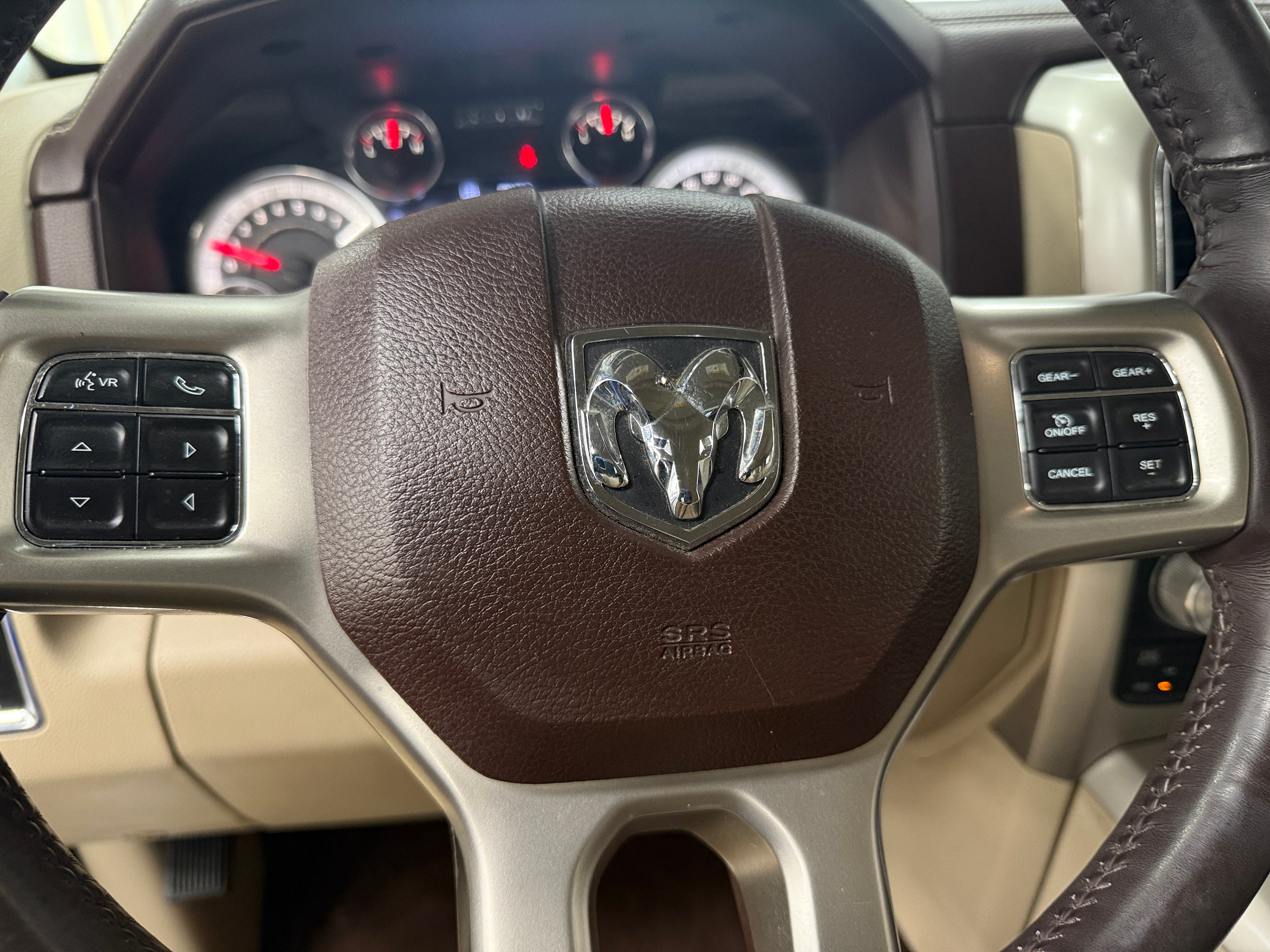 2017 RAM 1500 Laramie 4