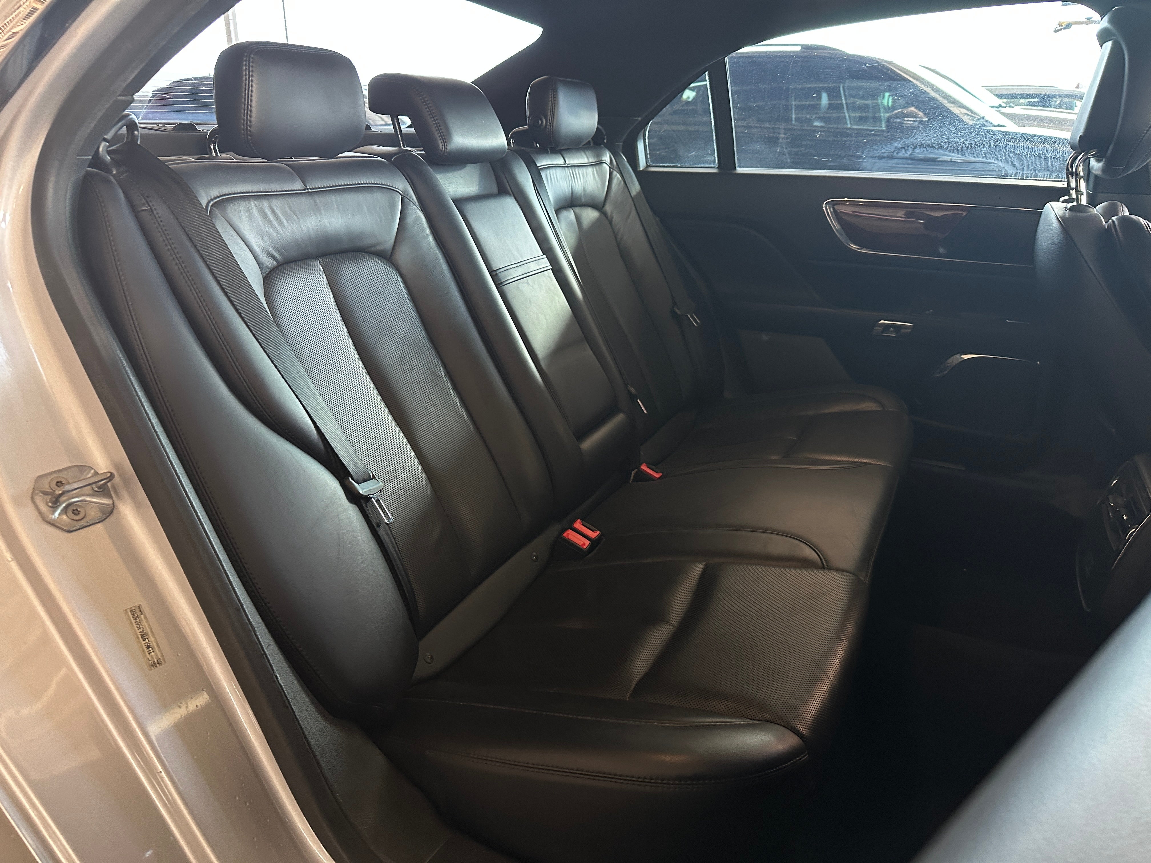 2018 Lincoln Continental Select 5