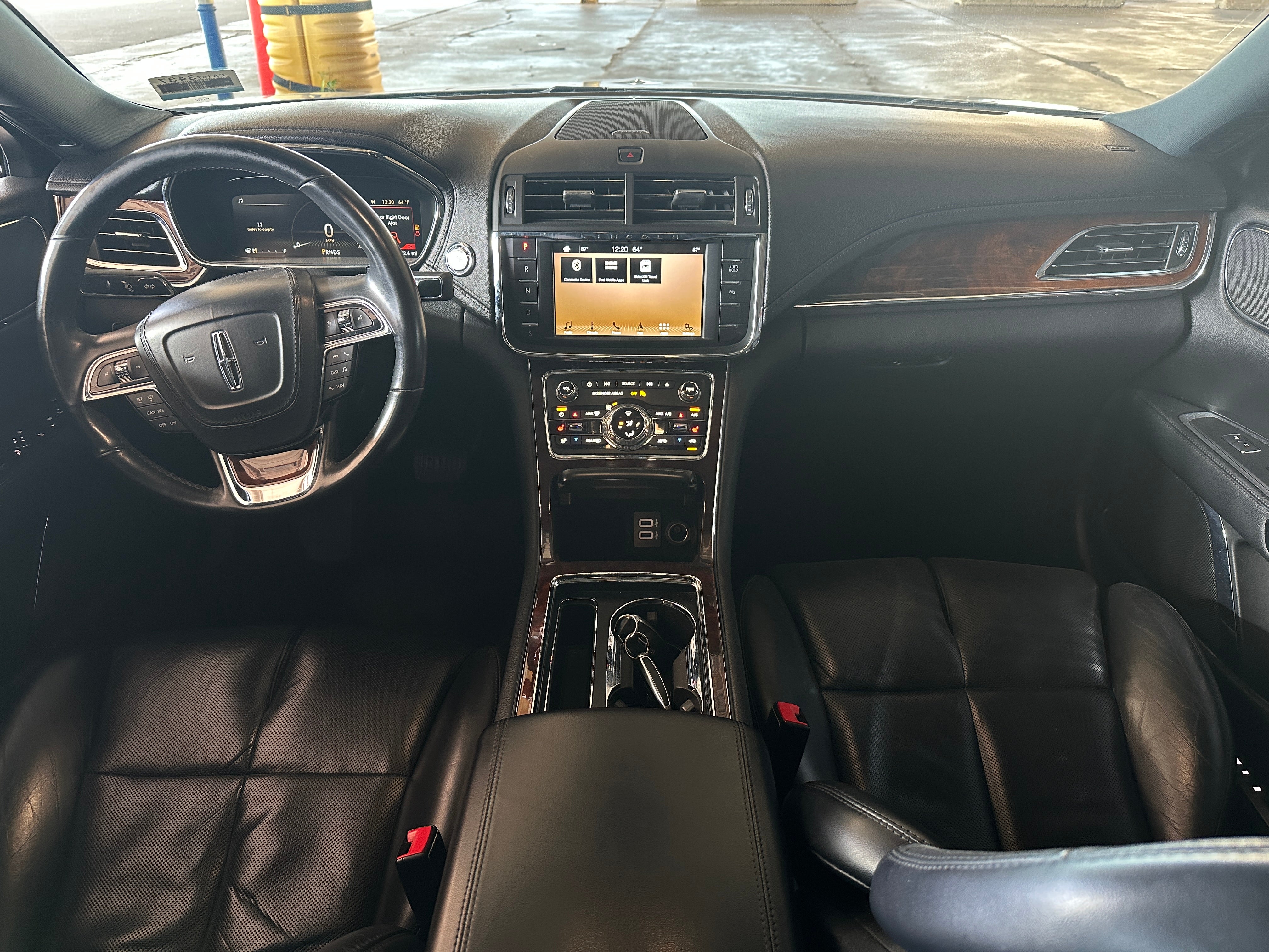 2018 Lincoln Continental Select 2