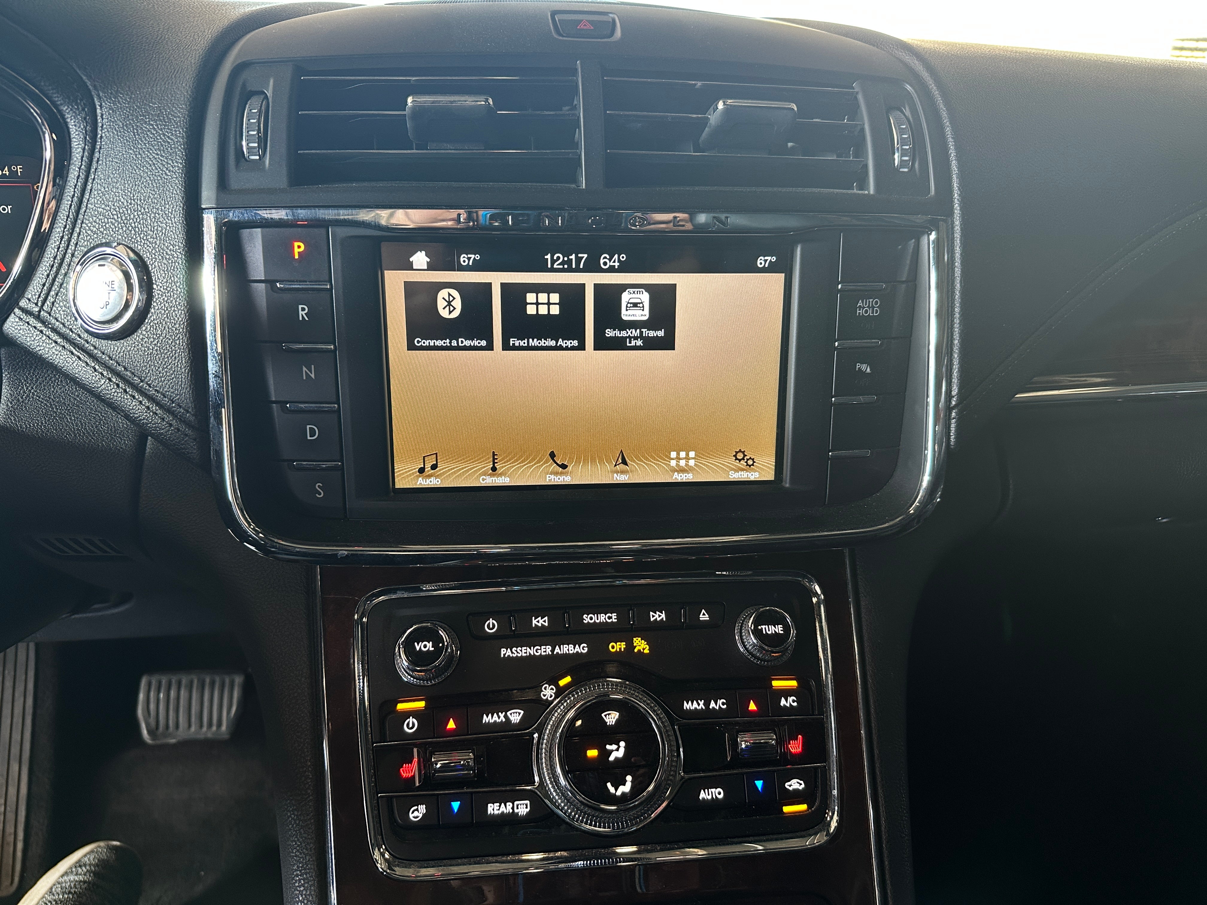 2018 Lincoln Continental Select 3