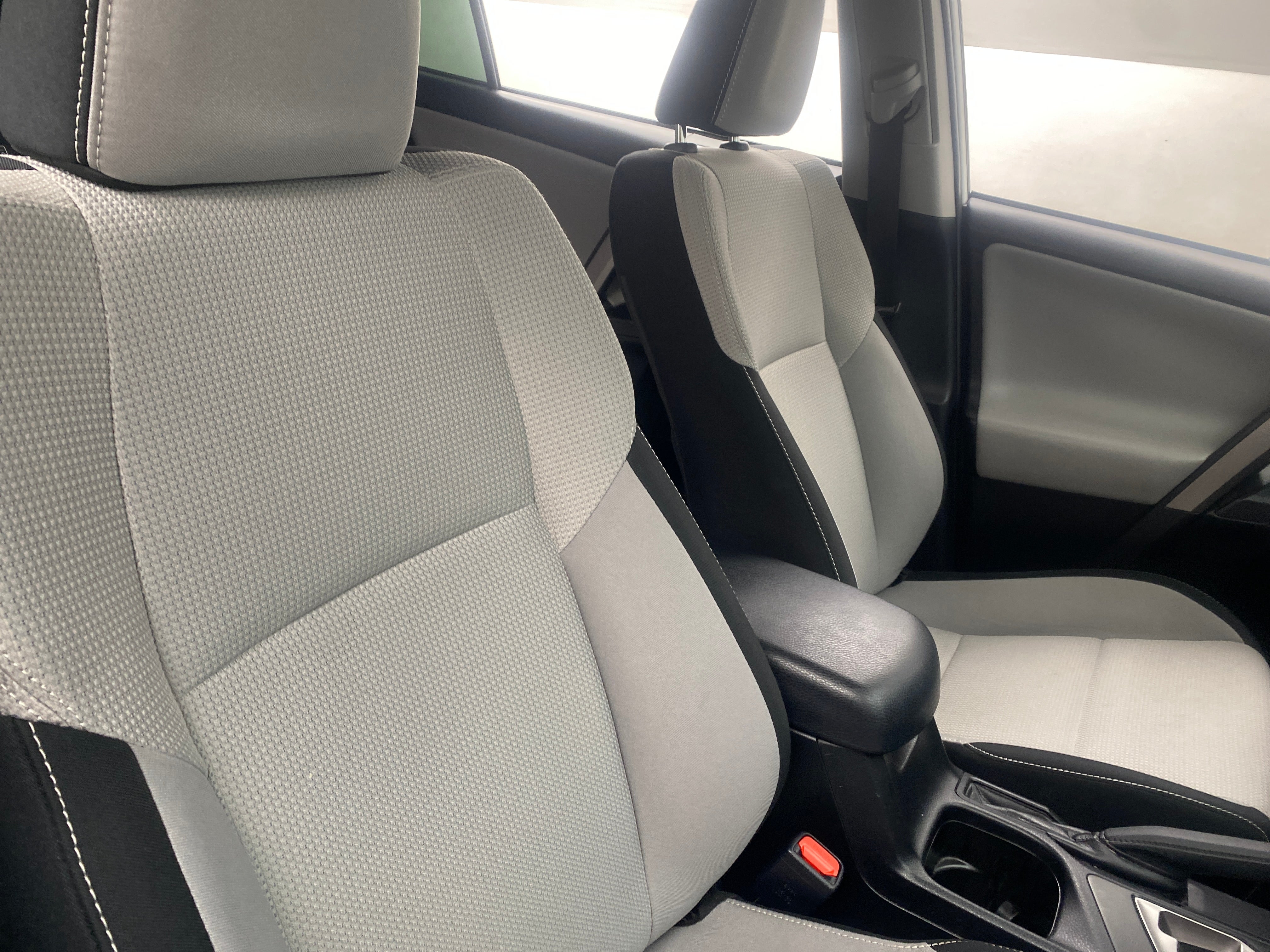2017 Toyota RAV4 LE Plus 2
